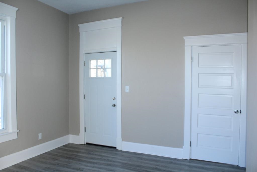 422 Clay Street, Owensboro, Kentucky 42303, 2 Bedrooms Bedrooms, ,1 BathroomBathrooms,Single Family Residence,For Sale,Clay Street,90249