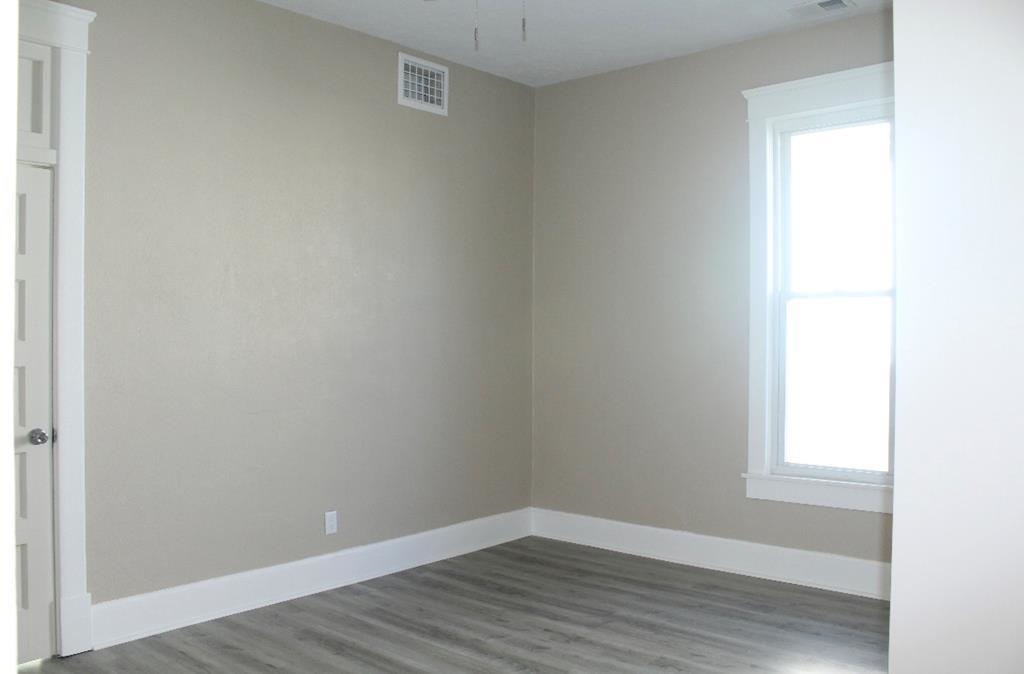 422 Clay Street, Owensboro, Kentucky 42303, 2 Bedrooms Bedrooms, ,1 BathroomBathrooms,Single Family Residence,For Sale,Clay Street,90249