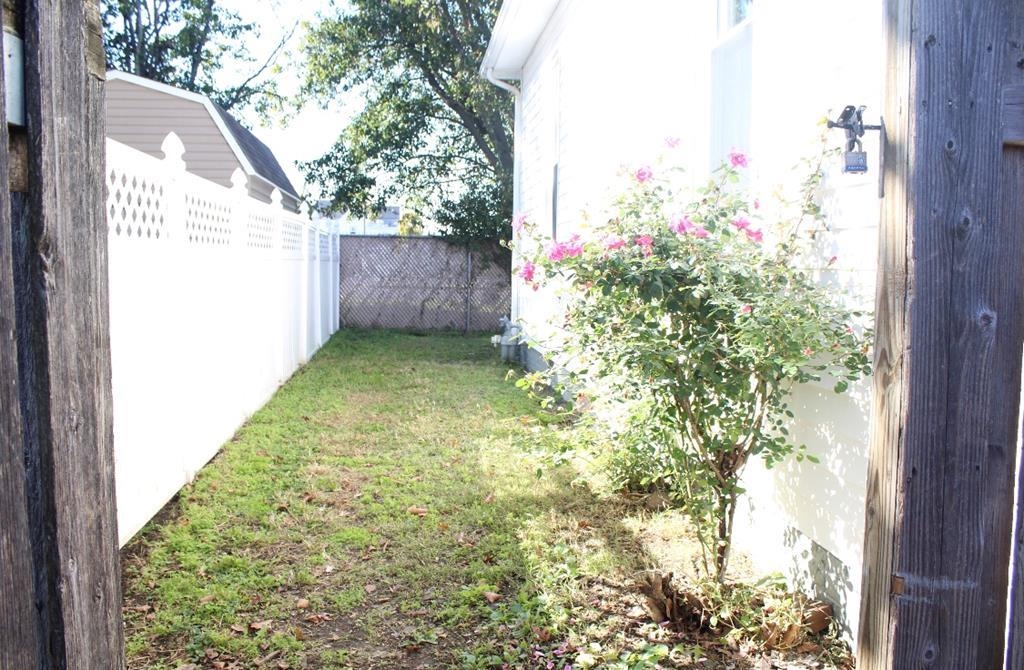 422 Clay Street, Owensboro, Kentucky 42303, 2 Bedrooms Bedrooms, ,1 BathroomBathrooms,Single Family Residence,For Sale,Clay Street,90249