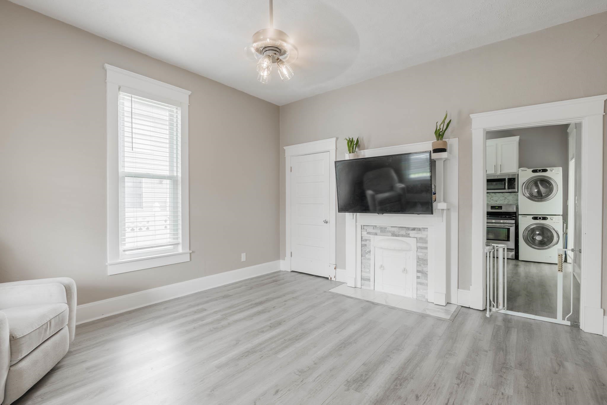 422 Clay Street, Owensboro, Kentucky 42303, 2 Bedrooms Bedrooms, ,1 BathroomBathrooms,Single Family Residence,For Sale,Clay Street,90249