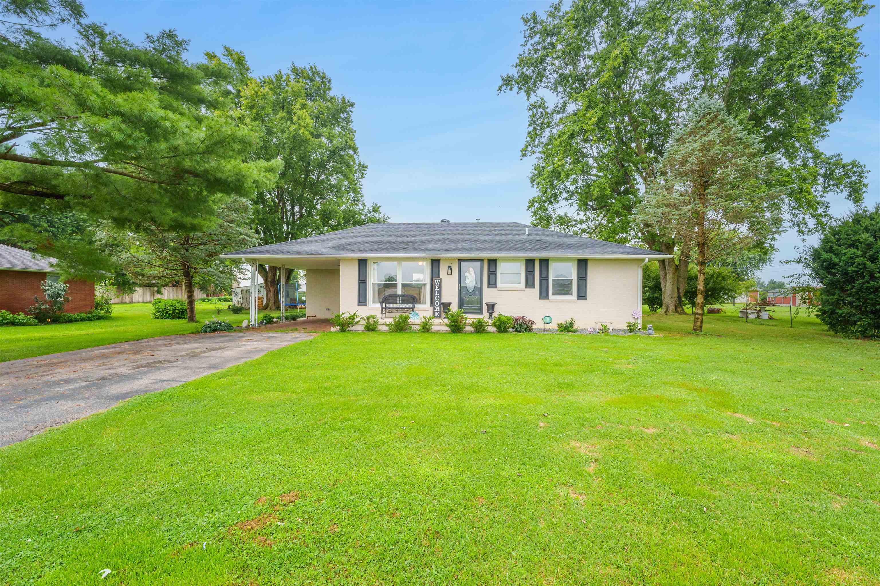 5136 West 5th Street Road, Owensboro, Kentucky 42301, 3 Bedrooms Bedrooms, ,2 BathroomsBathrooms,Single Family Residence,For Sale,West 5th Street Road,90250