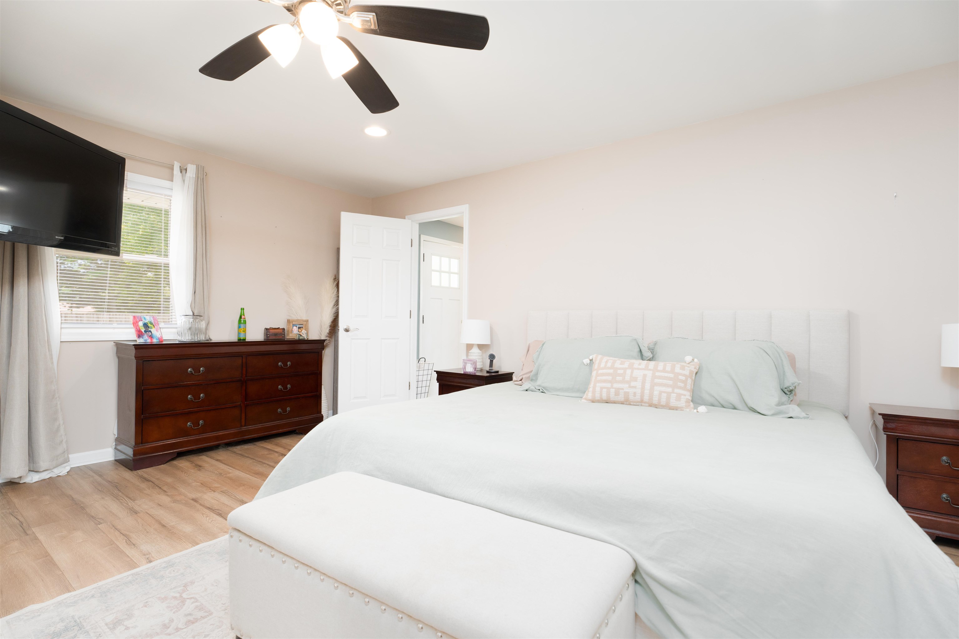 5136 West 5th Street Road, Owensboro, Kentucky 42301, 3 Bedrooms Bedrooms, ,2 BathroomsBathrooms,Single Family Residence,For Sale,West 5th Street Road,90250