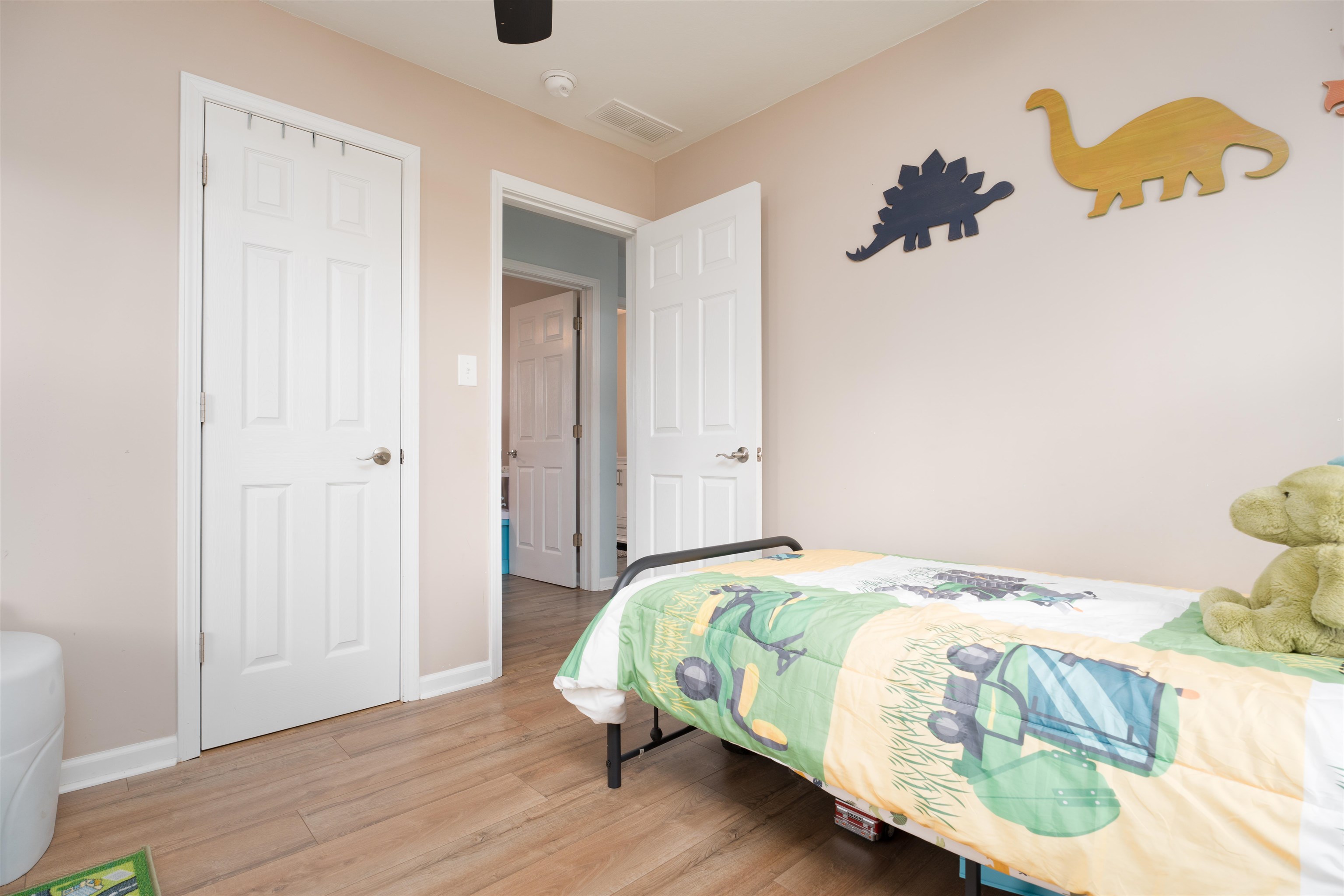 5136 West 5th Street Road, Owensboro, Kentucky 42301, 3 Bedrooms Bedrooms, ,2 BathroomsBathrooms,Single Family Residence,For Sale,West 5th Street Road,90250