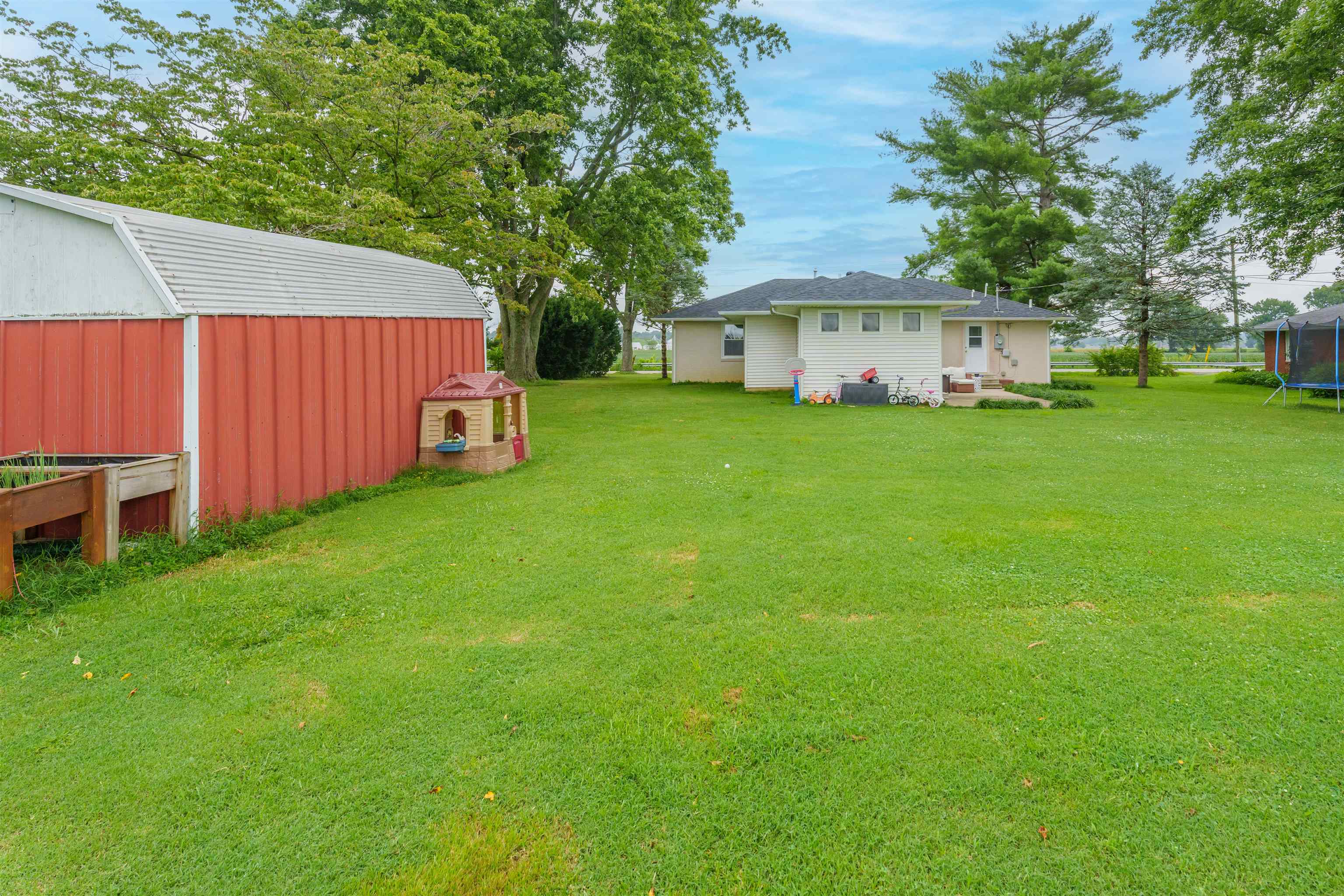 5136 West 5th Street Road, Owensboro, Kentucky 42301, 3 Bedrooms Bedrooms, ,2 BathroomsBathrooms,Single Family Residence,For Sale,West 5th Street Road,90250