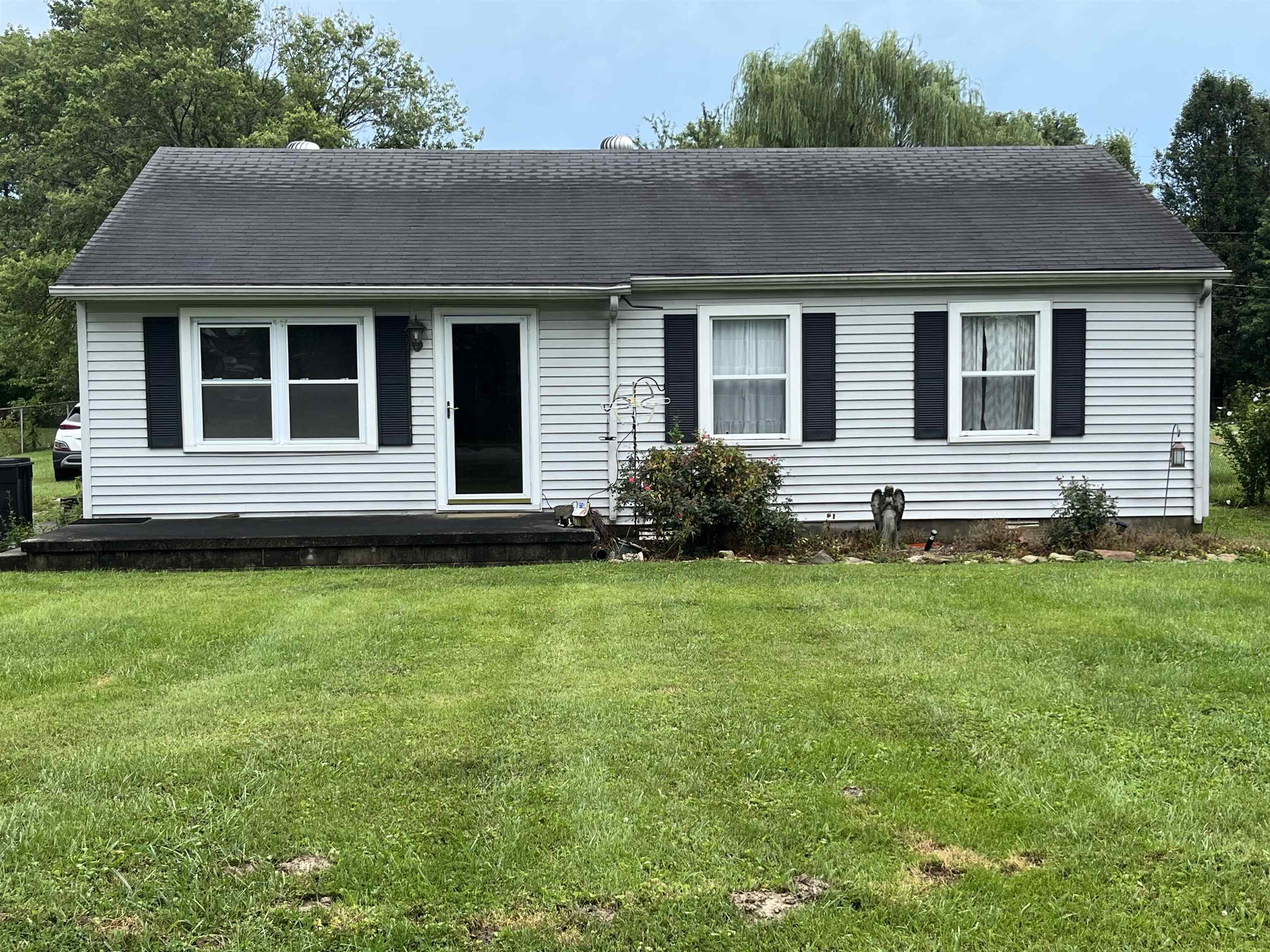 4832 Grandview Dr., Owensboro, Kentucky 42303, 3 Bedrooms Bedrooms, ,1 BathroomBathrooms,Single Family Residence,For Sale,Grandview Dr.,90252