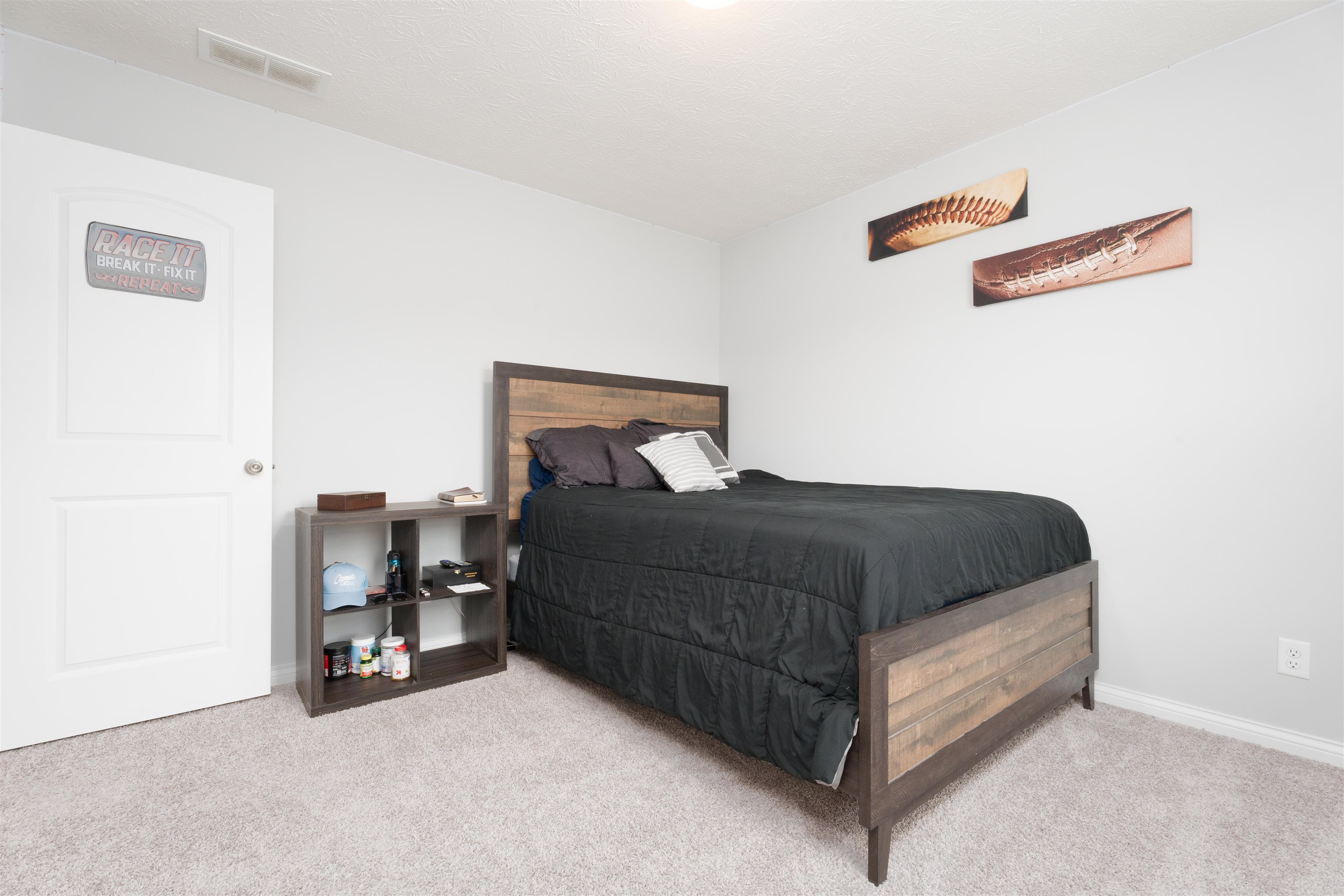 3880 Brookfield Drive, Owensboro, Kentucky 42303, 4 Bedrooms Bedrooms, ,2 BathroomsBathrooms,Single Family Residence,For Sale,Brookfield Drive,90253
