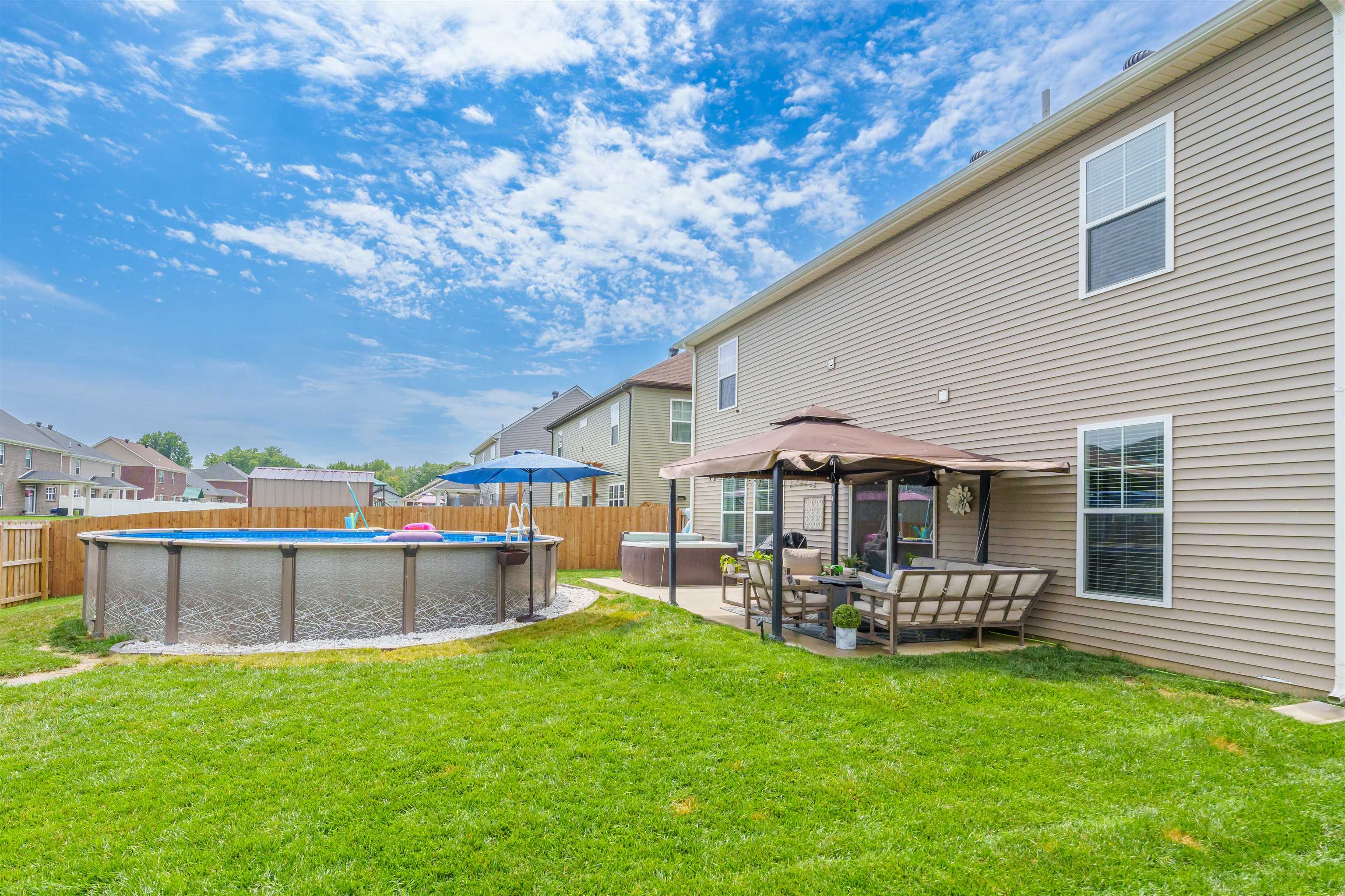 3880 Brookfield Drive, Owensboro, Kentucky 42303, 4 Bedrooms Bedrooms, ,2 BathroomsBathrooms,Single Family Residence,For Sale,Brookfield Drive,90253
