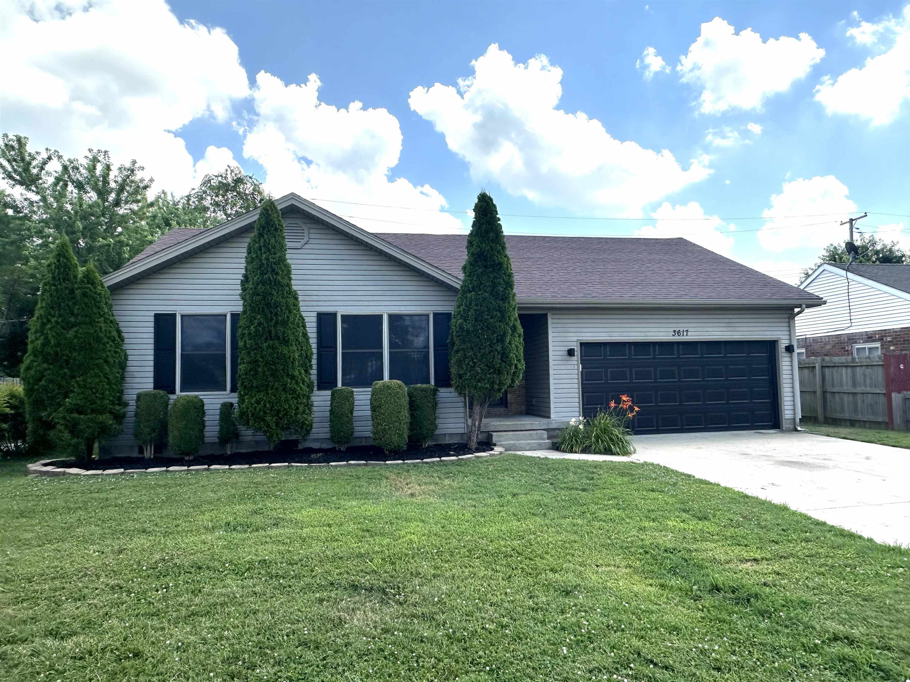 3617 Winchester Dr, Owensboro, Kentucky 42301, 3 Bedrooms Bedrooms, ,2 BathroomsBathrooms,Single Family Residence,For Sale,Winchester Dr,90258