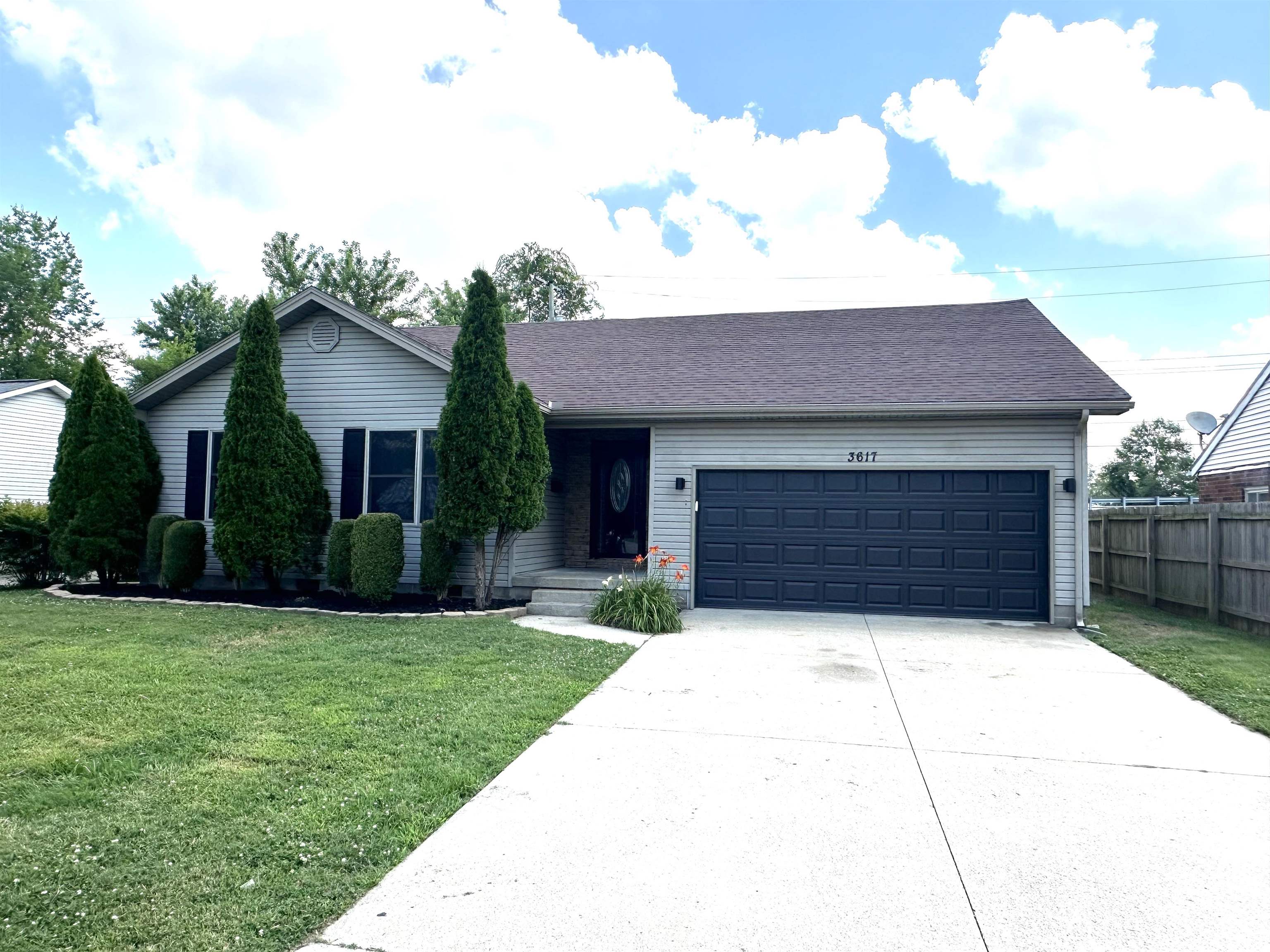 3617 Winchester Dr, Owensboro, Kentucky 42301, 3 Bedrooms Bedrooms, ,2 BathroomsBathrooms,Single Family Residence,For Sale,Winchester Dr,90258