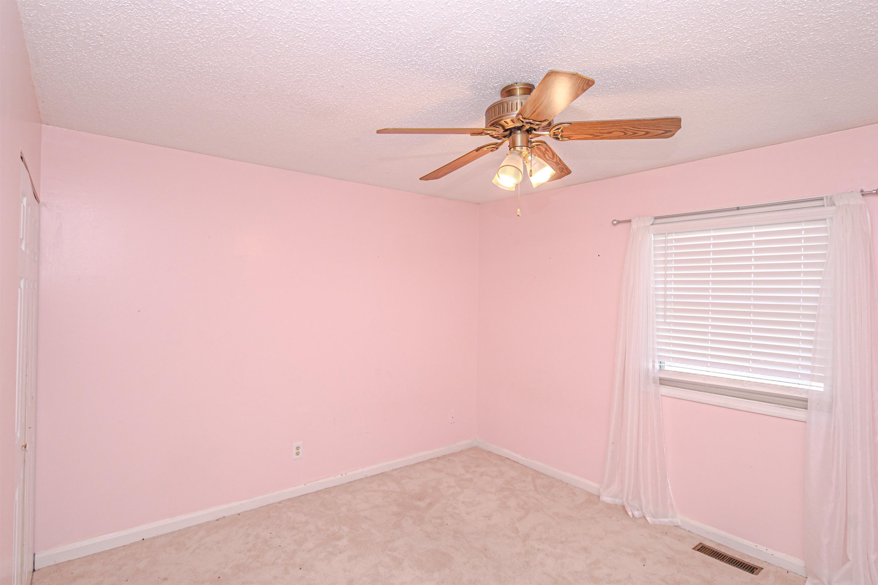 2736 Count Fleet Loop, Owensboro, Kentucky 42301, 4 Bedrooms Bedrooms, ,2 BathroomsBathrooms,Single Family Residence,For Sale,Count Fleet Loop,90259