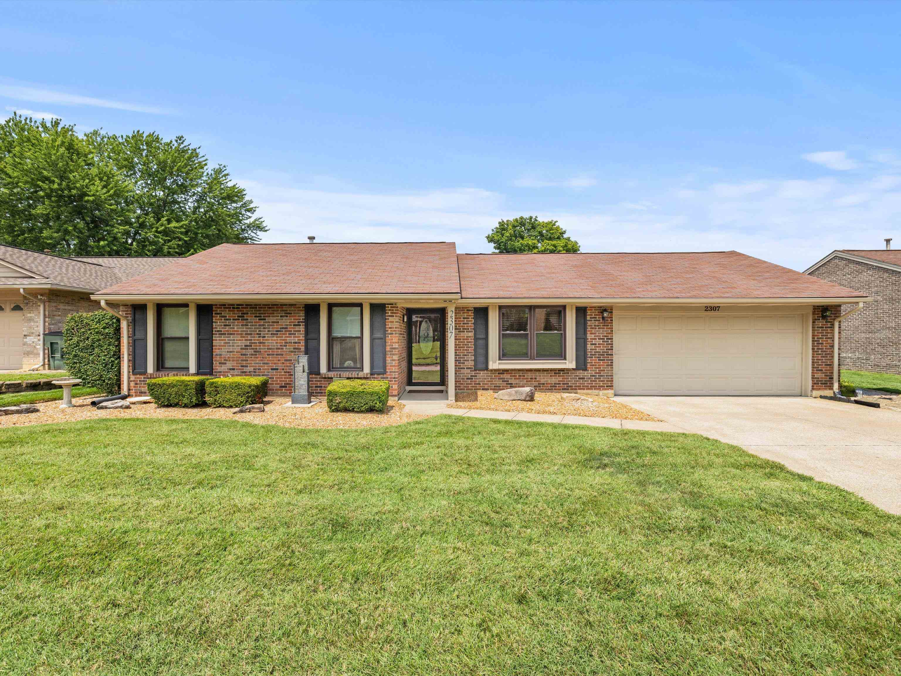 2307 Landsdowne, Owensboro, Kentucky 42303-1944, 3 Bedrooms Bedrooms, ,1 BathroomBathrooms,Single Family Residence,For Sale,Landsdowne,90260