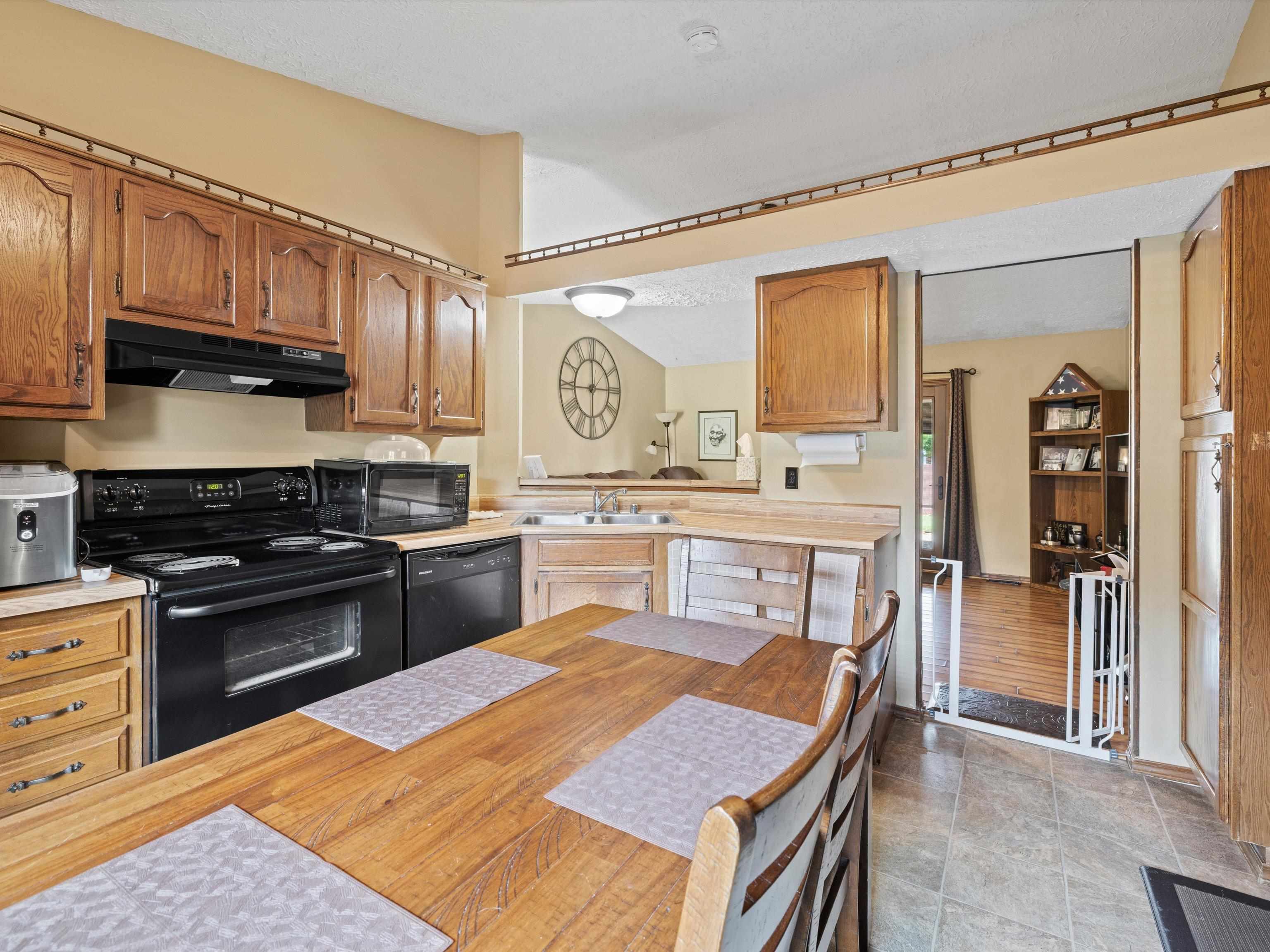 2307 Landsdowne, Owensboro, Kentucky 42303-1944, 3 Bedrooms Bedrooms, ,1 BathroomBathrooms,Single Family Residence,For Sale,Landsdowne,90260