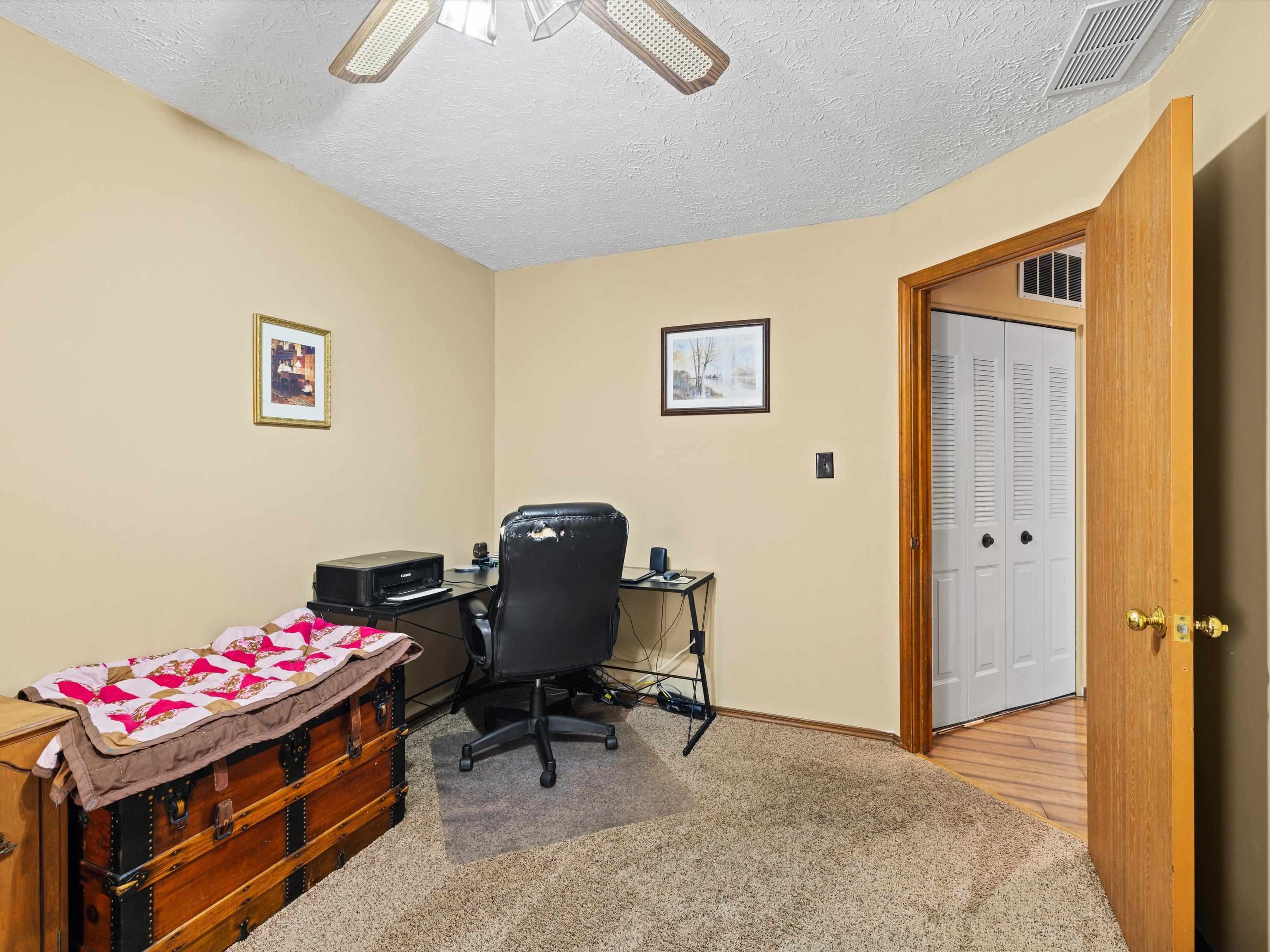 2307 Landsdowne, Owensboro, Kentucky 42303-1944, 3 Bedrooms Bedrooms, ,1 BathroomBathrooms,Single Family Residence,For Sale,Landsdowne,90260