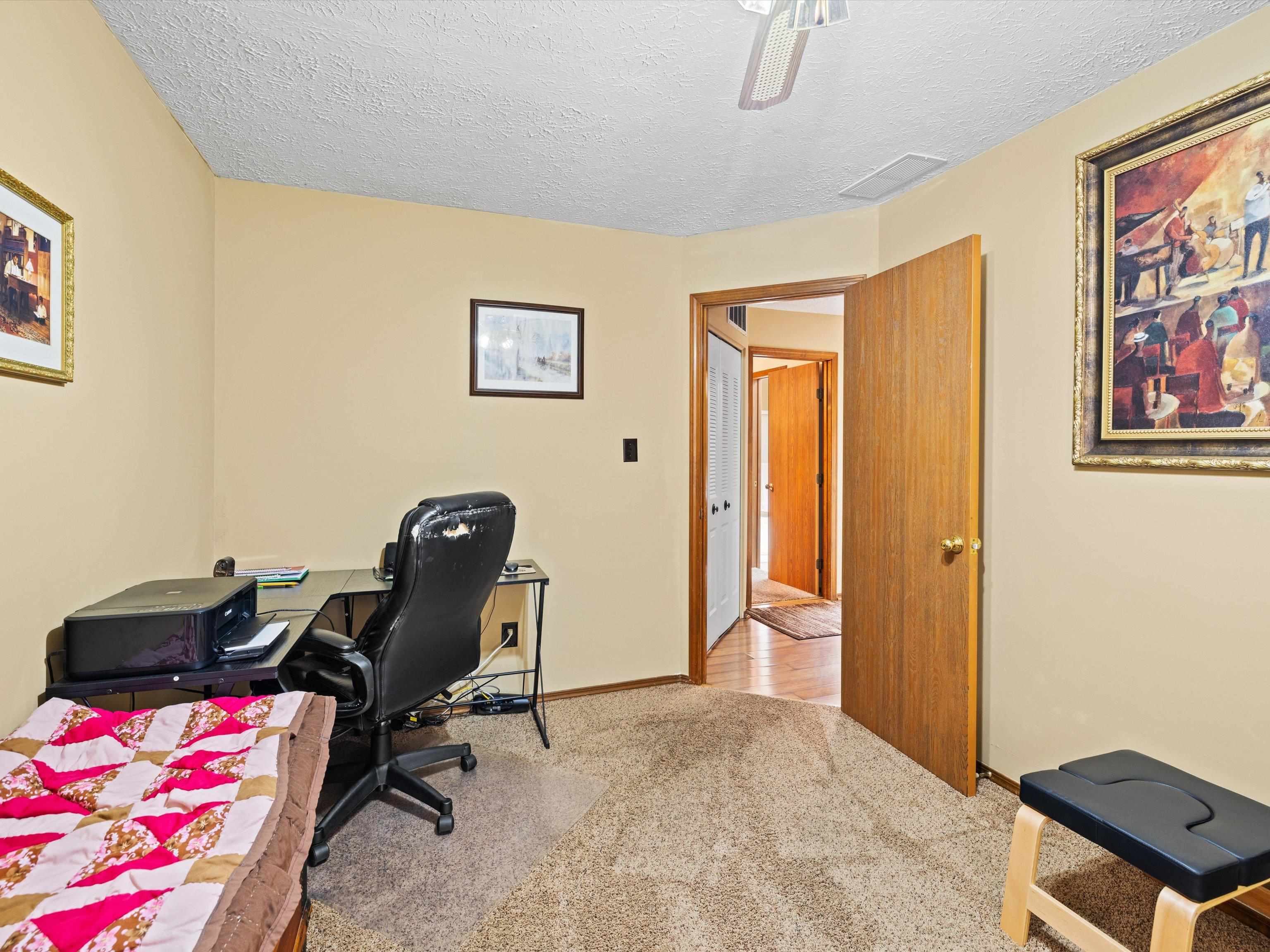 2307 Landsdowne, Owensboro, Kentucky 42303-1944, 3 Bedrooms Bedrooms, ,1 BathroomBathrooms,Single Family Residence,For Sale,Landsdowne,90260