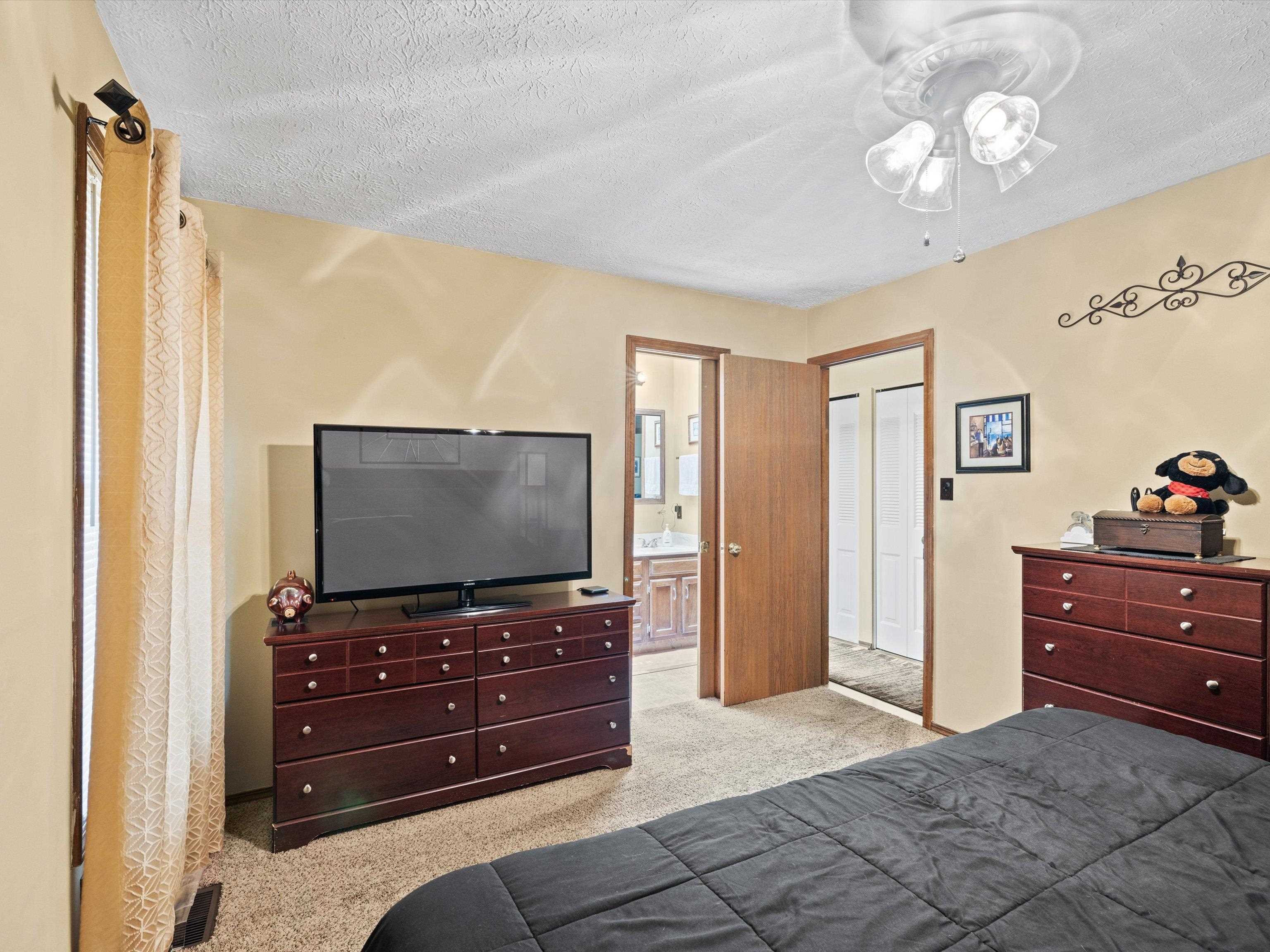 2307 Landsdowne, Owensboro, Kentucky 42303-1944, 3 Bedrooms Bedrooms, ,1 BathroomBathrooms,Single Family Residence,For Sale,Landsdowne,90260