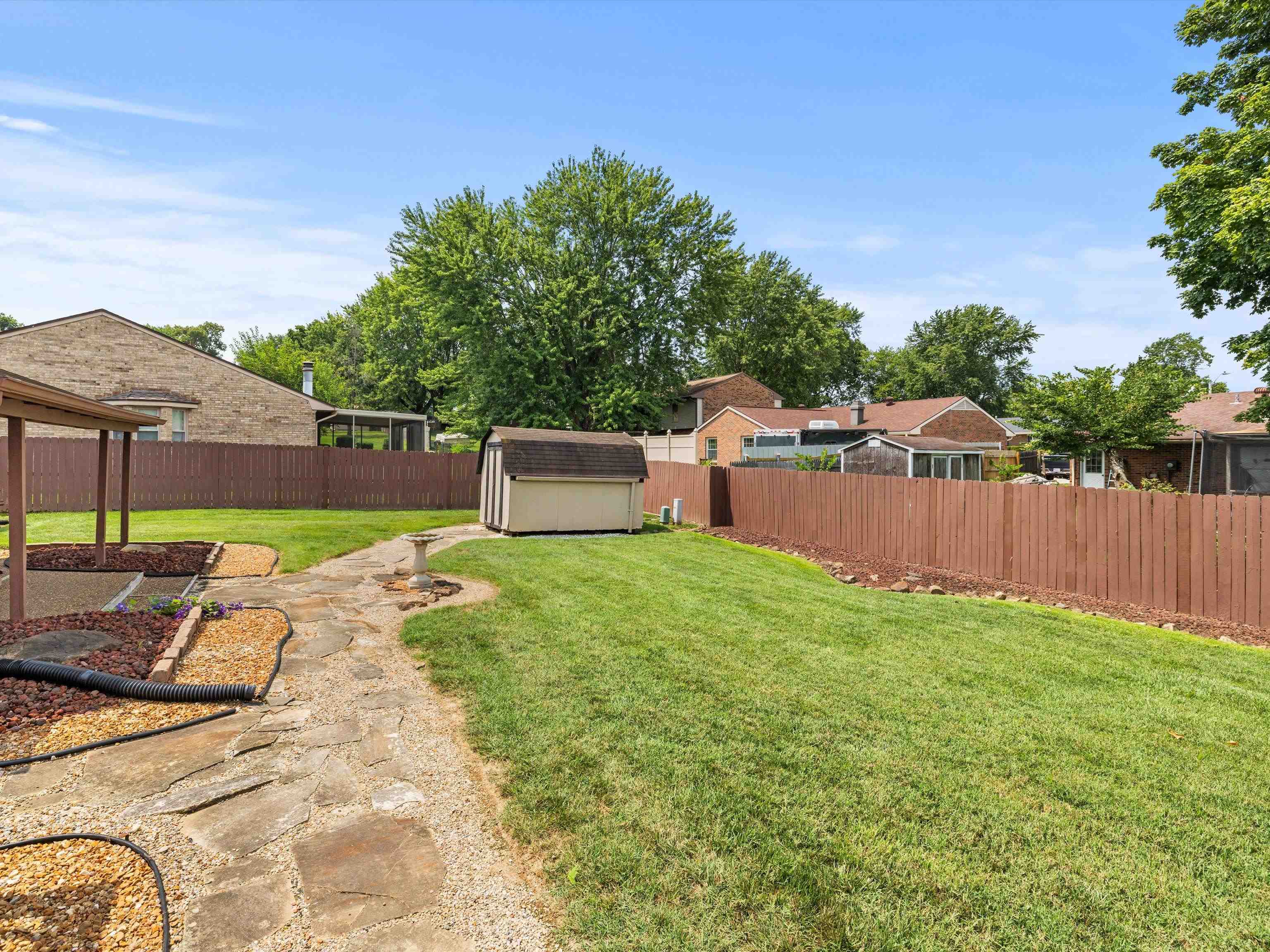 2307 Landsdowne, Owensboro, Kentucky 42303-1944, 3 Bedrooms Bedrooms, ,1 BathroomBathrooms,Single Family Residence,For Sale,Landsdowne,90260