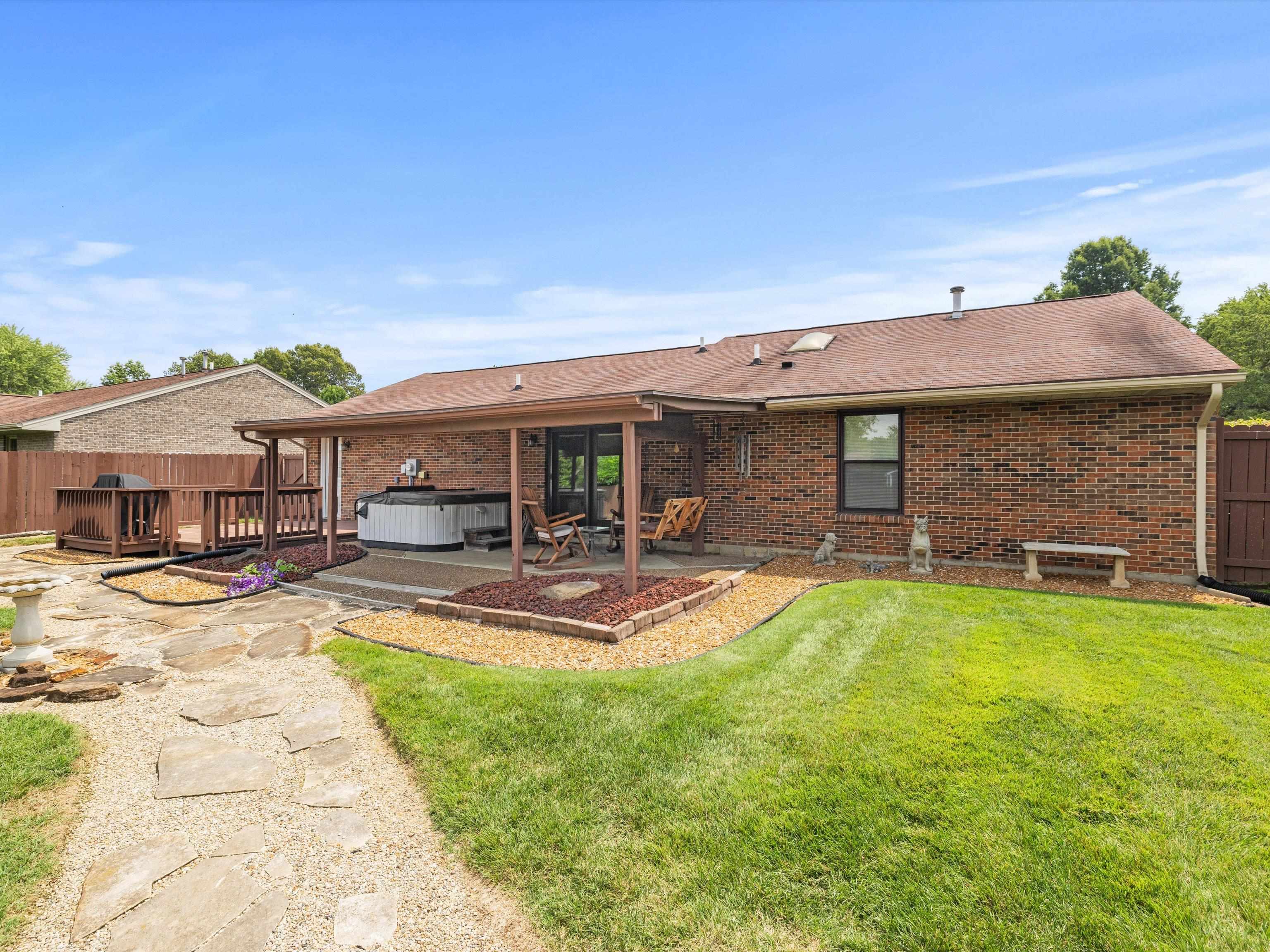 2307 Landsdowne, Owensboro, Kentucky 42303-1944, 3 Bedrooms Bedrooms, ,1 BathroomBathrooms,Single Family Residence,For Sale,Landsdowne,90260