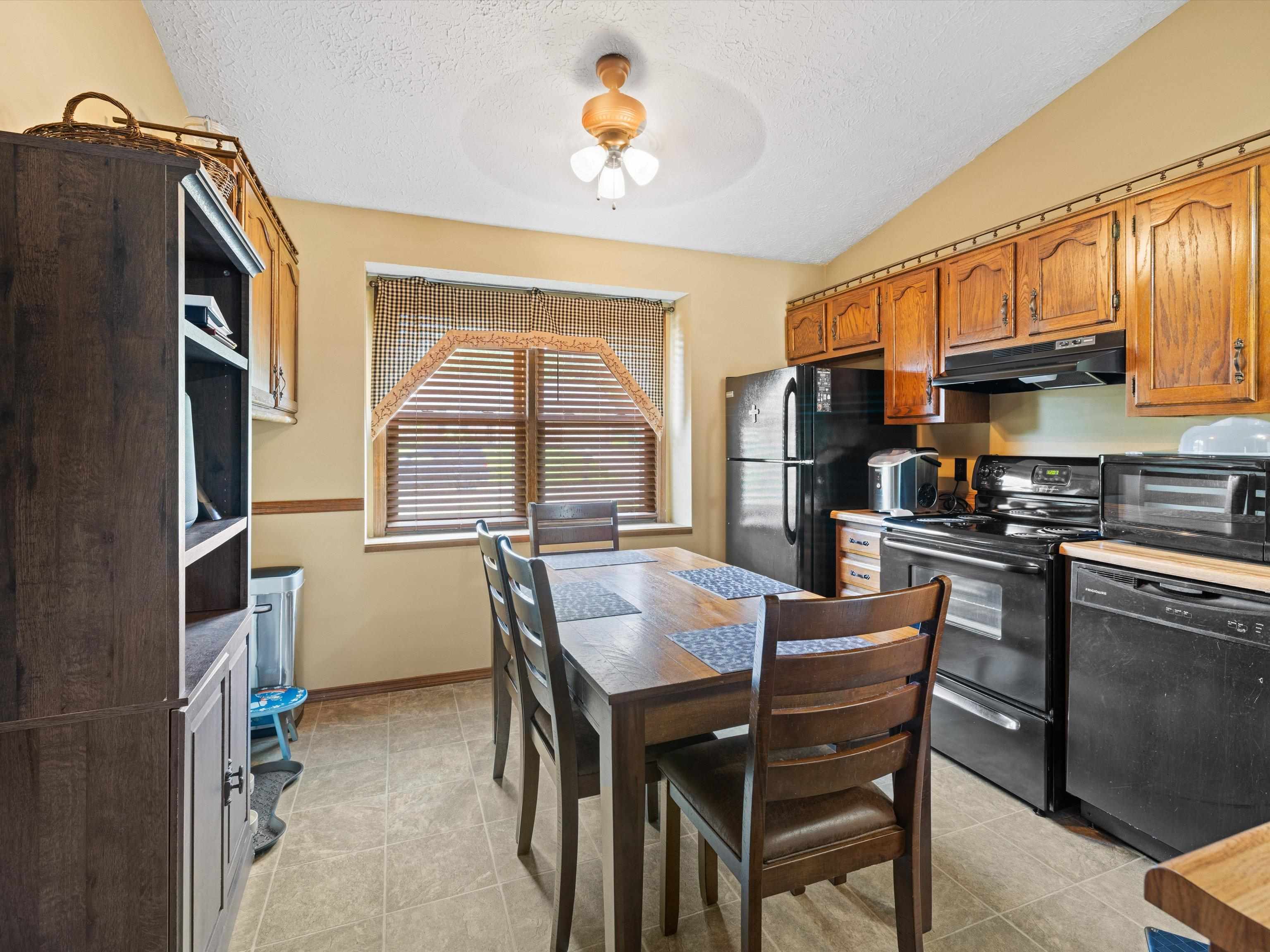 2307 Landsdowne, Owensboro, Kentucky 42303-1944, 3 Bedrooms Bedrooms, ,1 BathroomBathrooms,Single Family Residence,For Sale,Landsdowne,90260