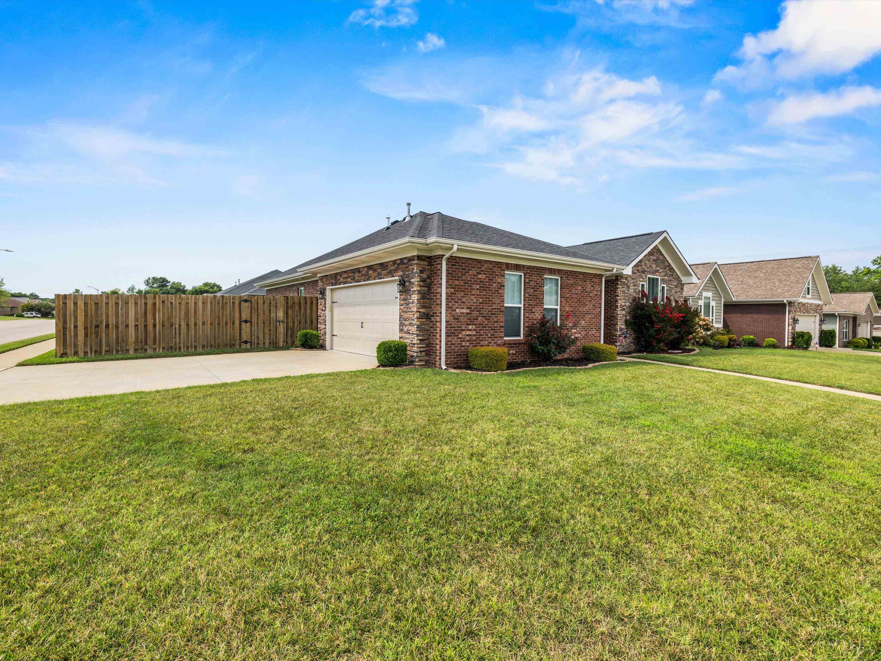 5105 Garnet Court, Owensboro, Kentucky 42303, 4 Bedrooms Bedrooms, ,2 BathroomsBathrooms,Single Family Residence,For Sale,Garnet Court,90264