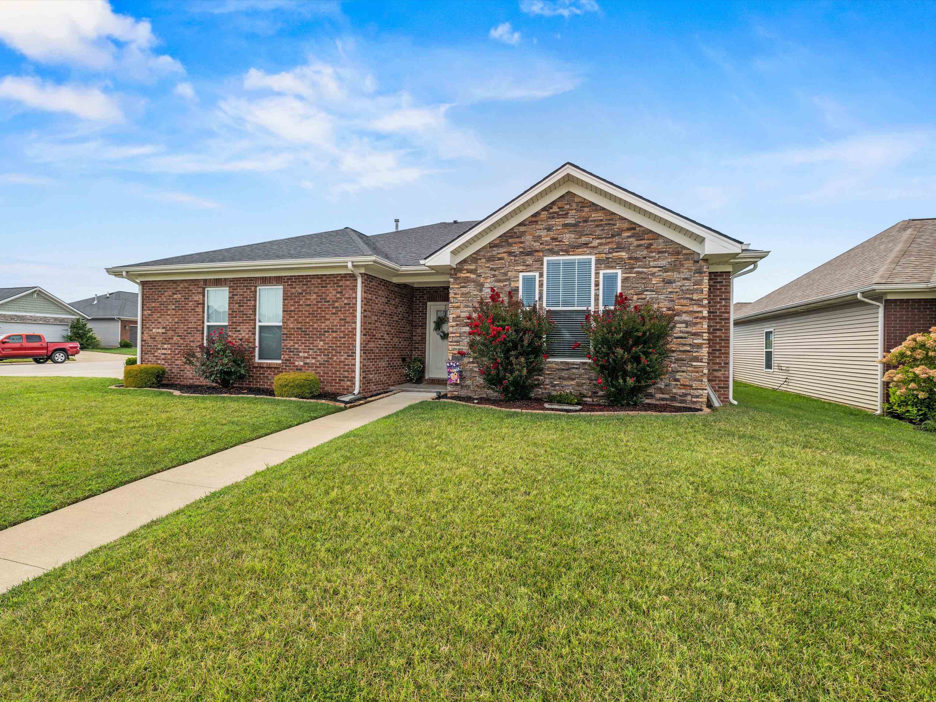 5105 Garnet Court, Owensboro, Kentucky 42303, 4 Bedrooms Bedrooms, ,2 BathroomsBathrooms,Single Family Residence,For Sale,Garnet Court,90264