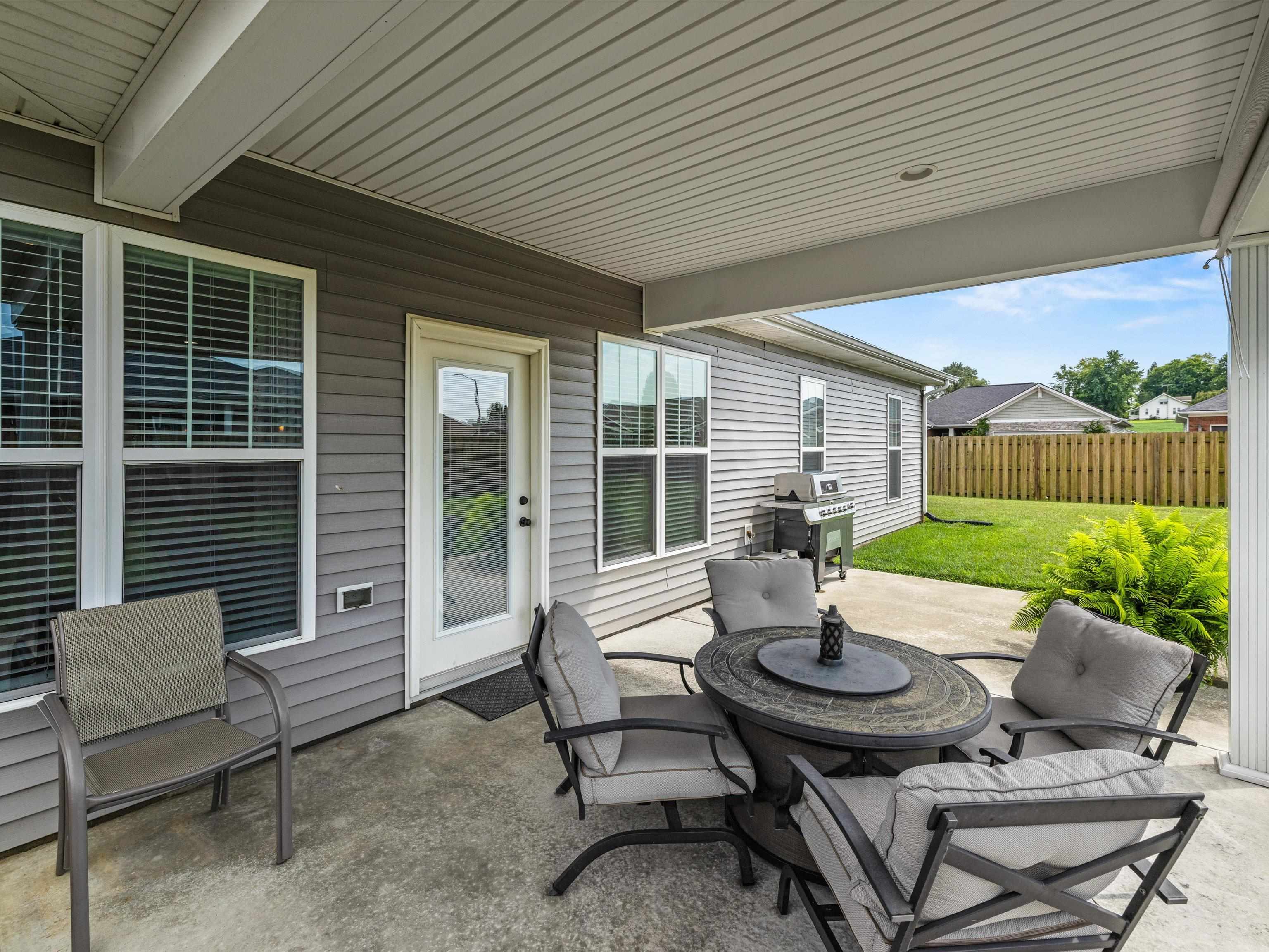 5105 Garnet Court, Owensboro, Kentucky 42303, 4 Bedrooms Bedrooms, ,2 BathroomsBathrooms,Single Family Residence,For Sale,Garnet Court,90264