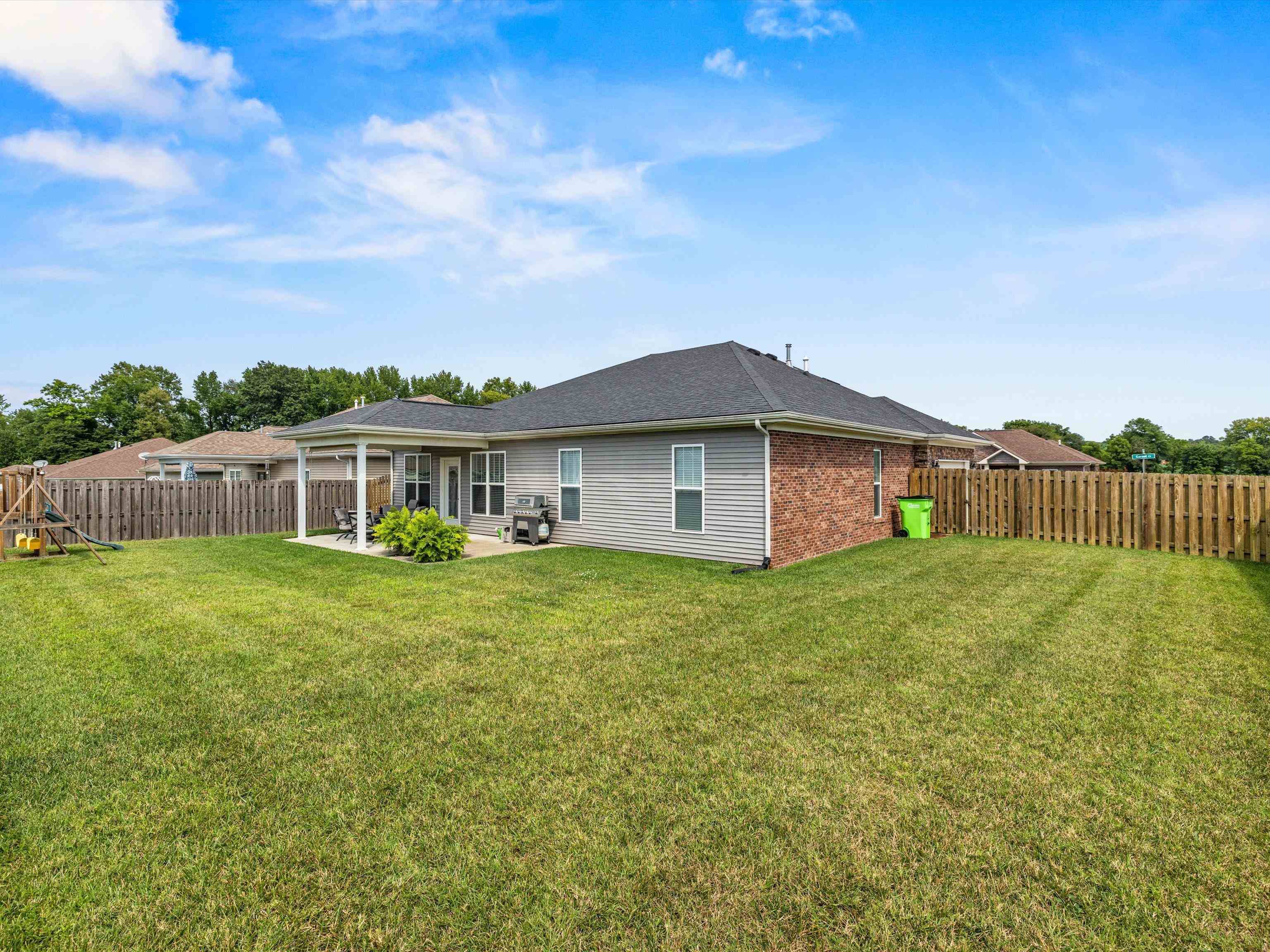 5105 Garnet Court, Owensboro, Kentucky 42303, 4 Bedrooms Bedrooms, ,2 BathroomsBathrooms,Single Family Residence,For Sale,Garnet Court,90264