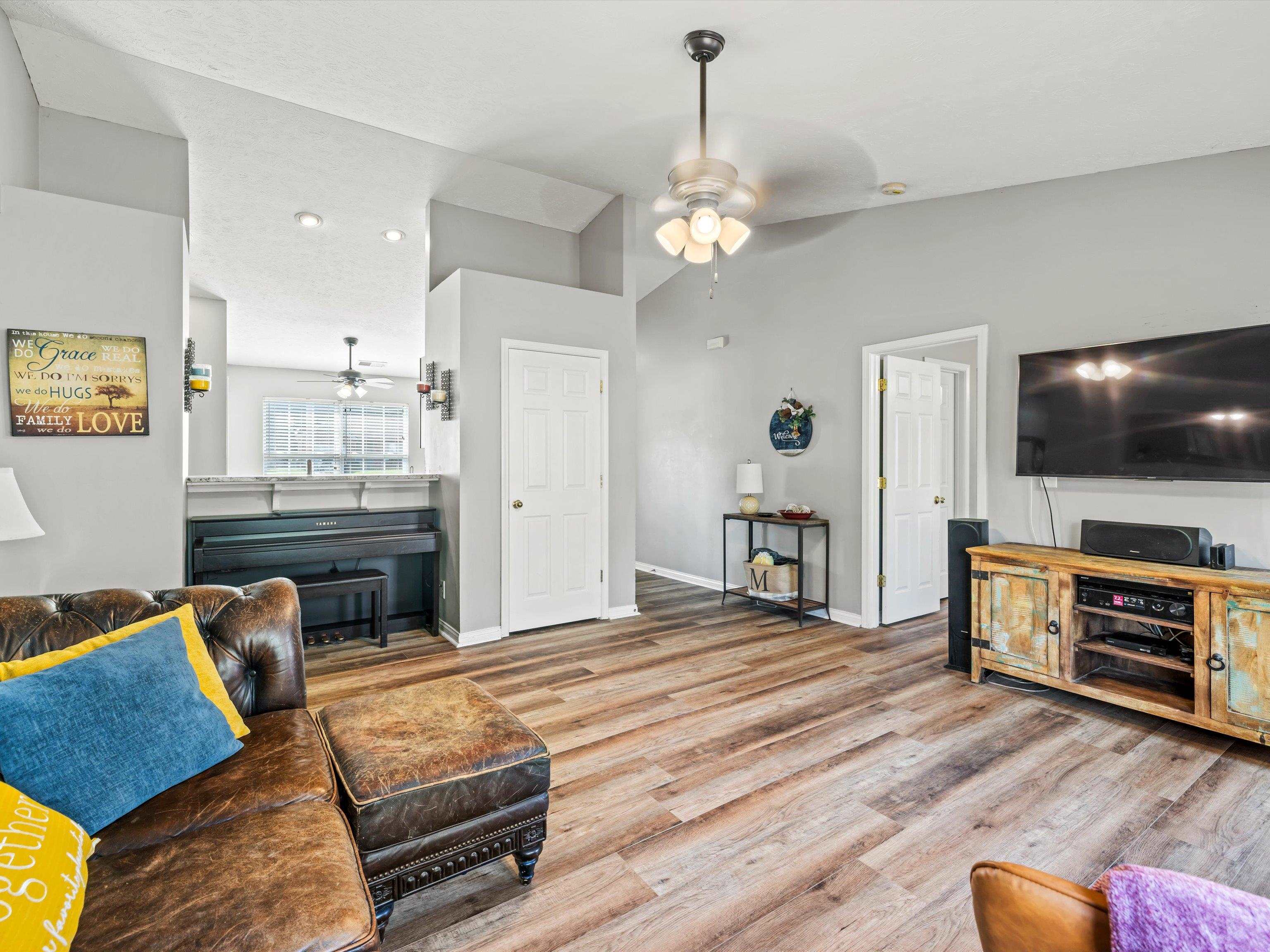 2525 Landing Terrace, Owensboro, Kentucky 42303, 3 Bedrooms Bedrooms, ,2 BathroomsBathrooms,Single Family Residence,For Sale,Landing Terrace,90265
