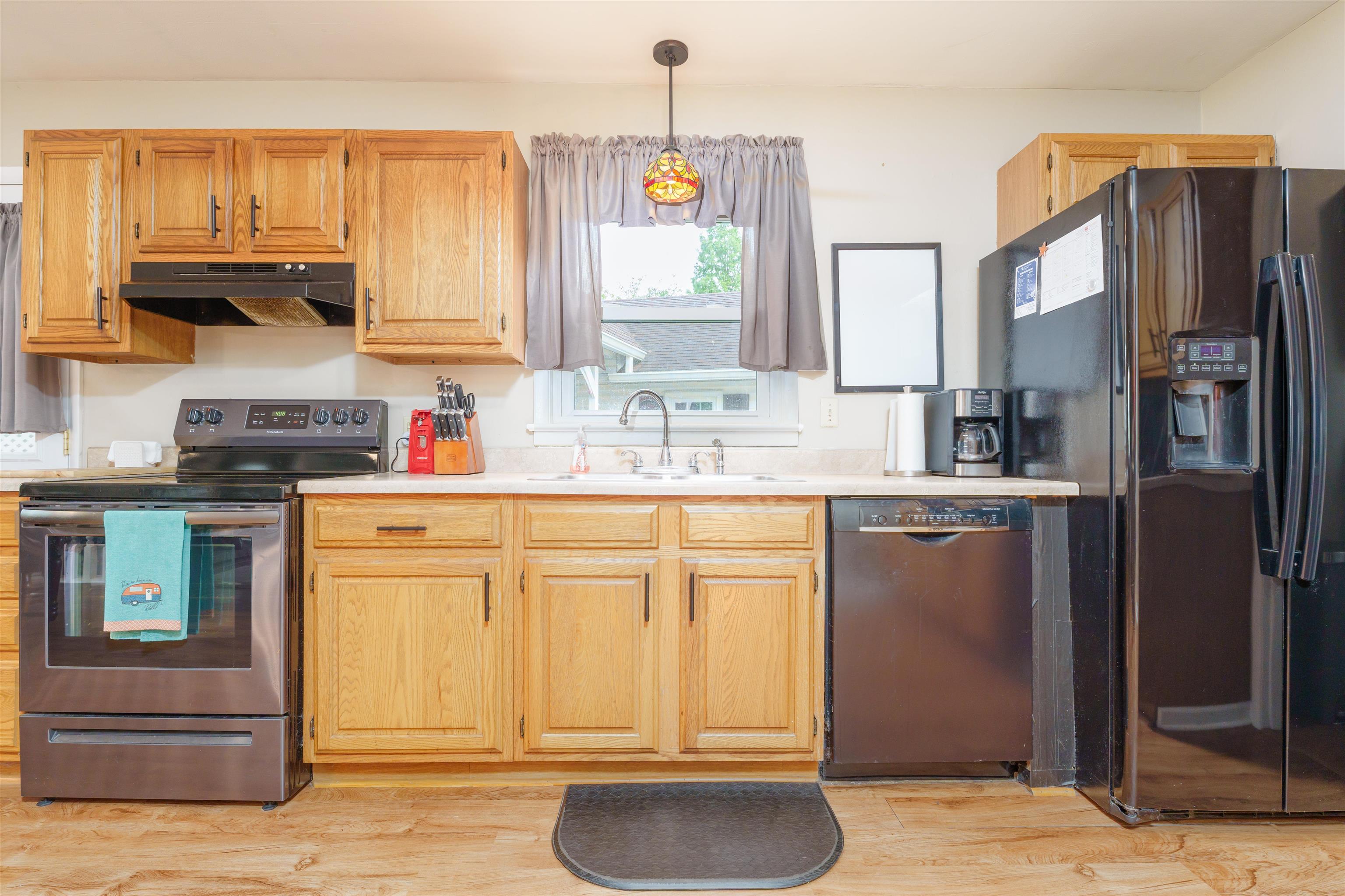 1406 Booth Ave, Owensboro, Kentucky 42301, 4 Bedrooms Bedrooms, ,2 BathroomsBathrooms,Single Family Residence,For Sale,Booth Ave,90266