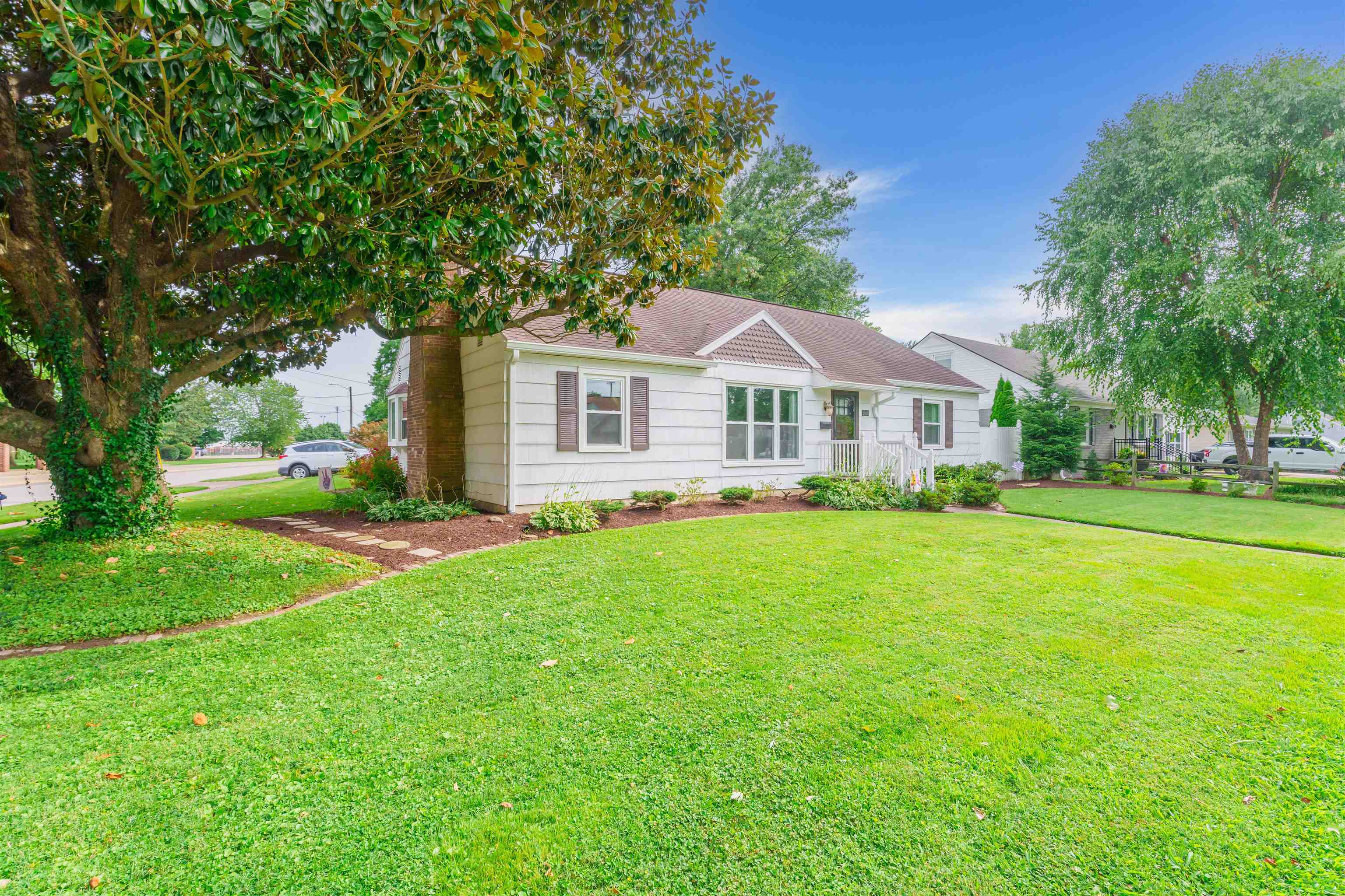 1406 Booth Ave, Owensboro, Kentucky 42301, 4 Bedrooms Bedrooms, ,2 BathroomsBathrooms,Single Family Residence,For Sale,Booth Ave,90266