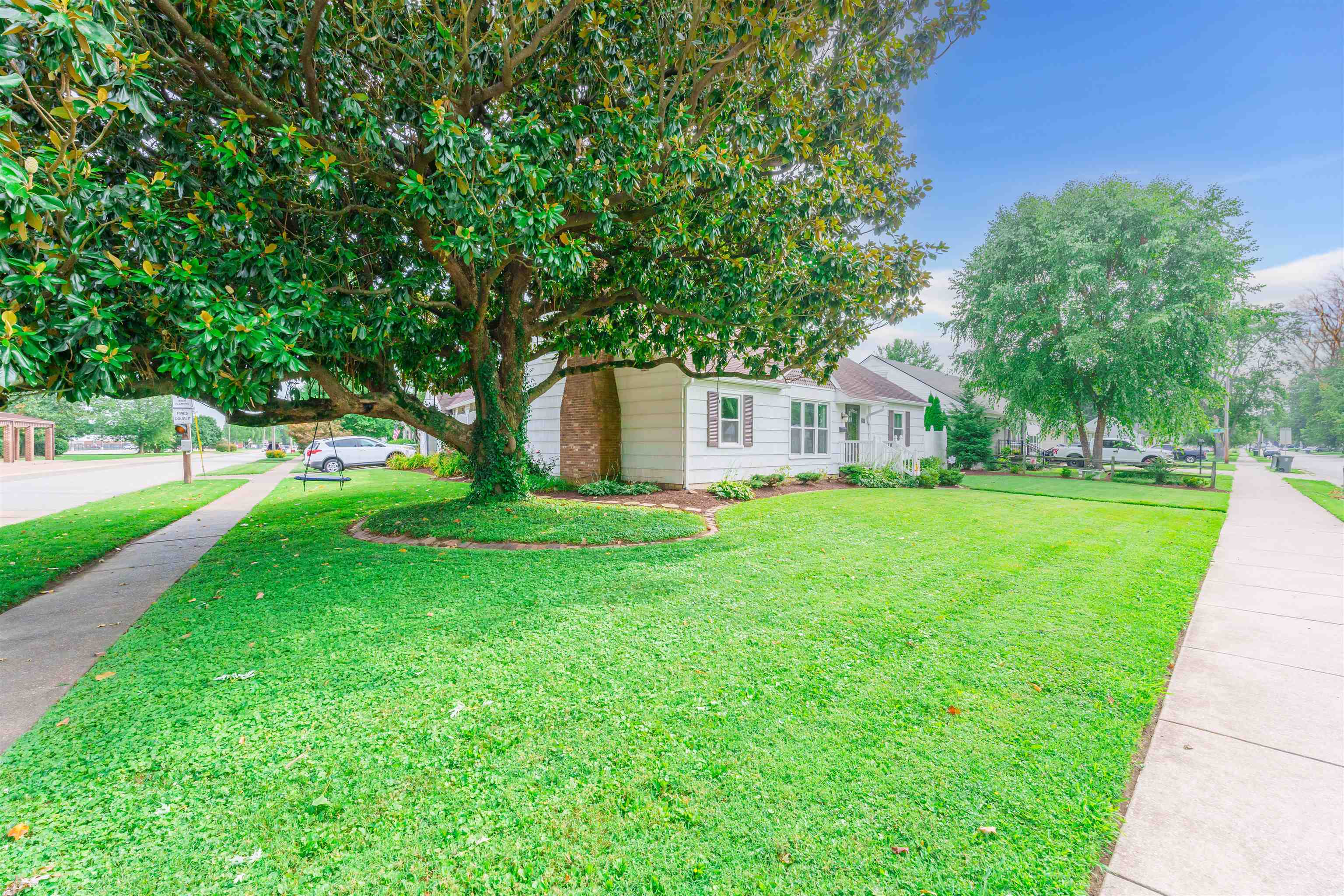 1406 Booth Ave, Owensboro, Kentucky 42301, 4 Bedrooms Bedrooms, ,2 BathroomsBathrooms,Single Family Residence,For Sale,Booth Ave,90266