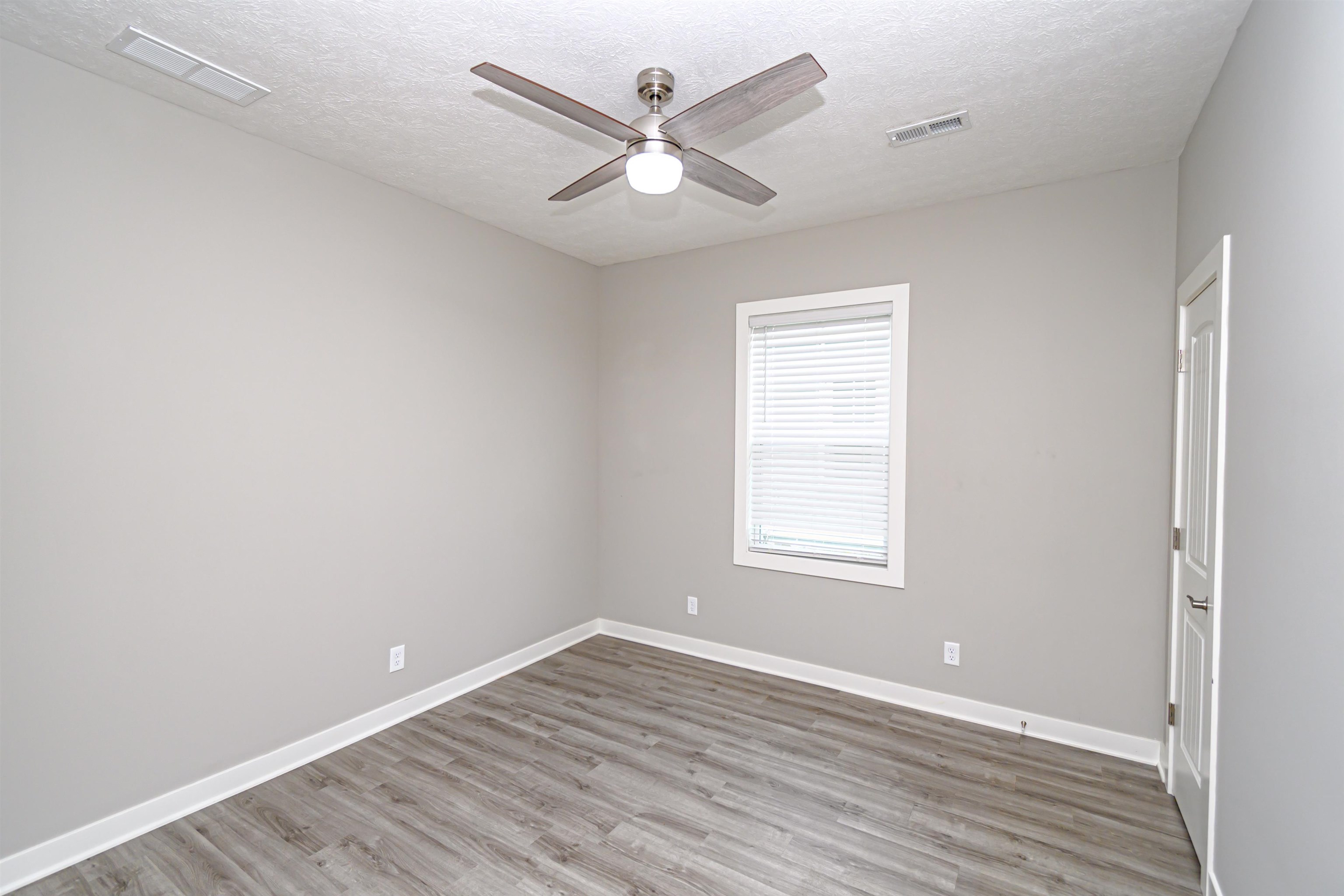 2165 Skaggs Ct, Owensboro, Kentucky 42301, 4 Bedrooms Bedrooms, ,3 BathroomsBathrooms,Single Family Residence,For Sale,Skaggs Ct,90270