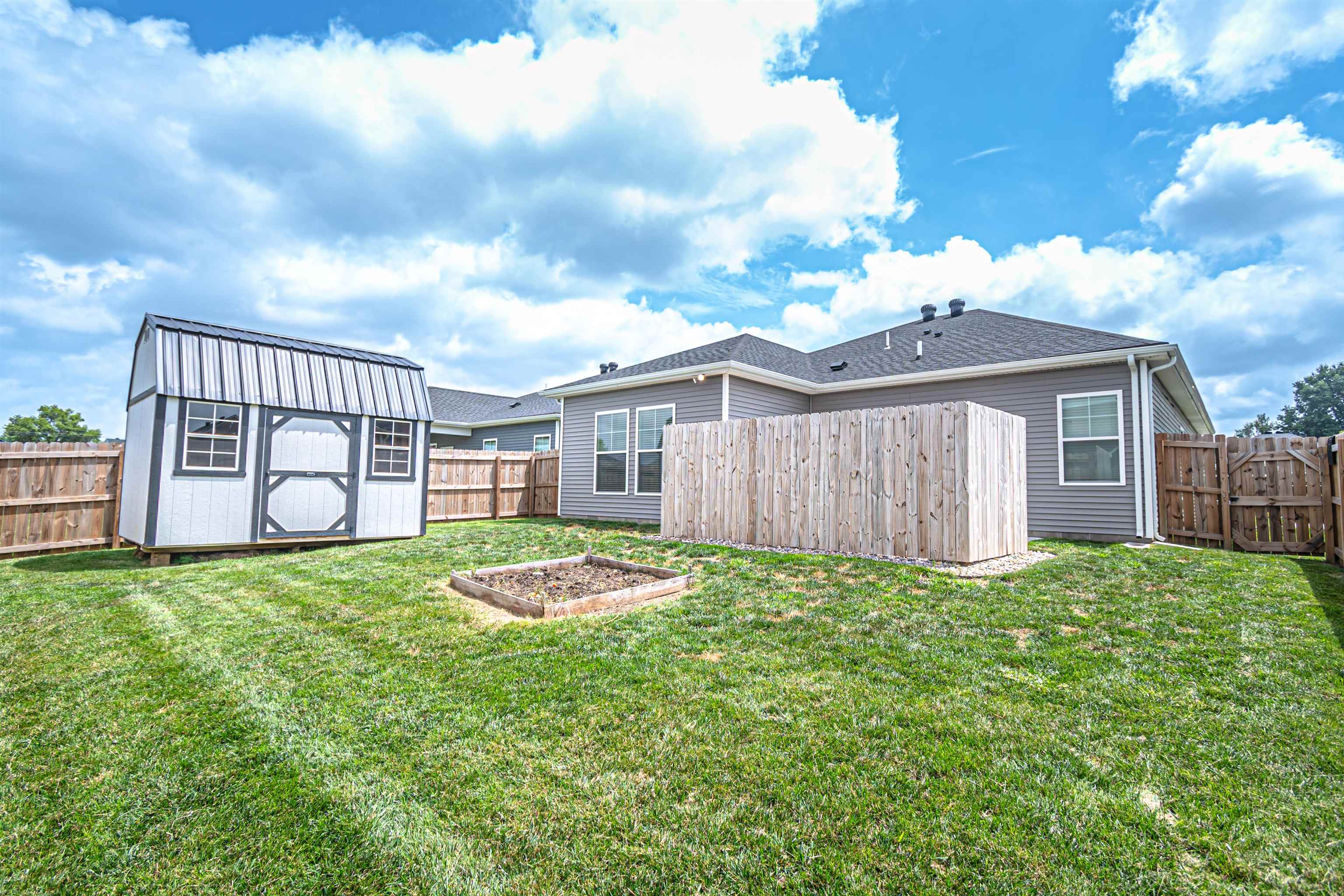 2165 Skaggs Ct, Owensboro, Kentucky 42301, 4 Bedrooms Bedrooms, ,3 BathroomsBathrooms,Single Family Residence,For Sale,Skaggs Ct,90270