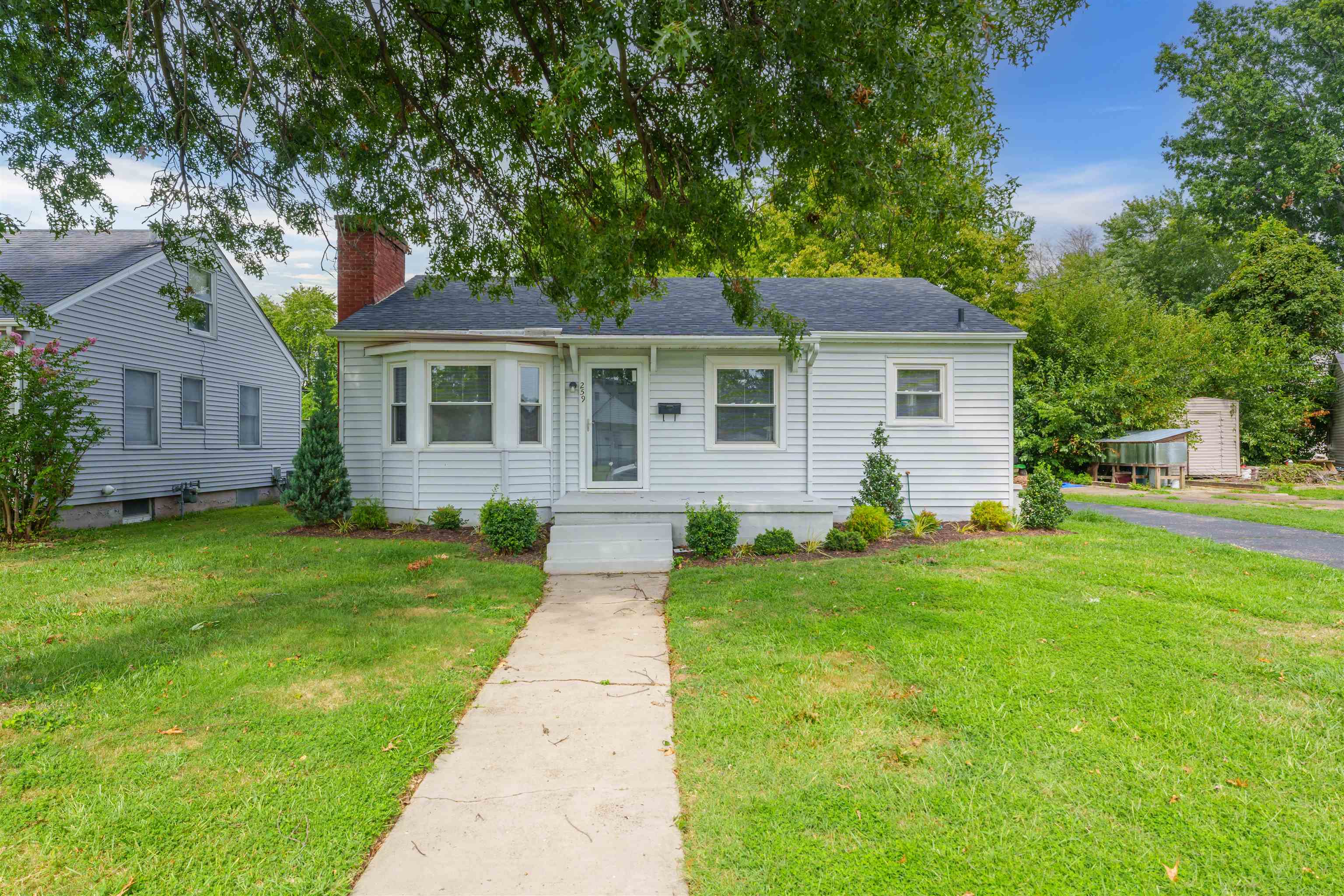 259 Riverside Drive, Owensboro, Kentucky 42303, 2 Bedrooms Bedrooms, ,1 BathroomBathrooms,Single Family Residence,For Sale,Riverside Drive,90278