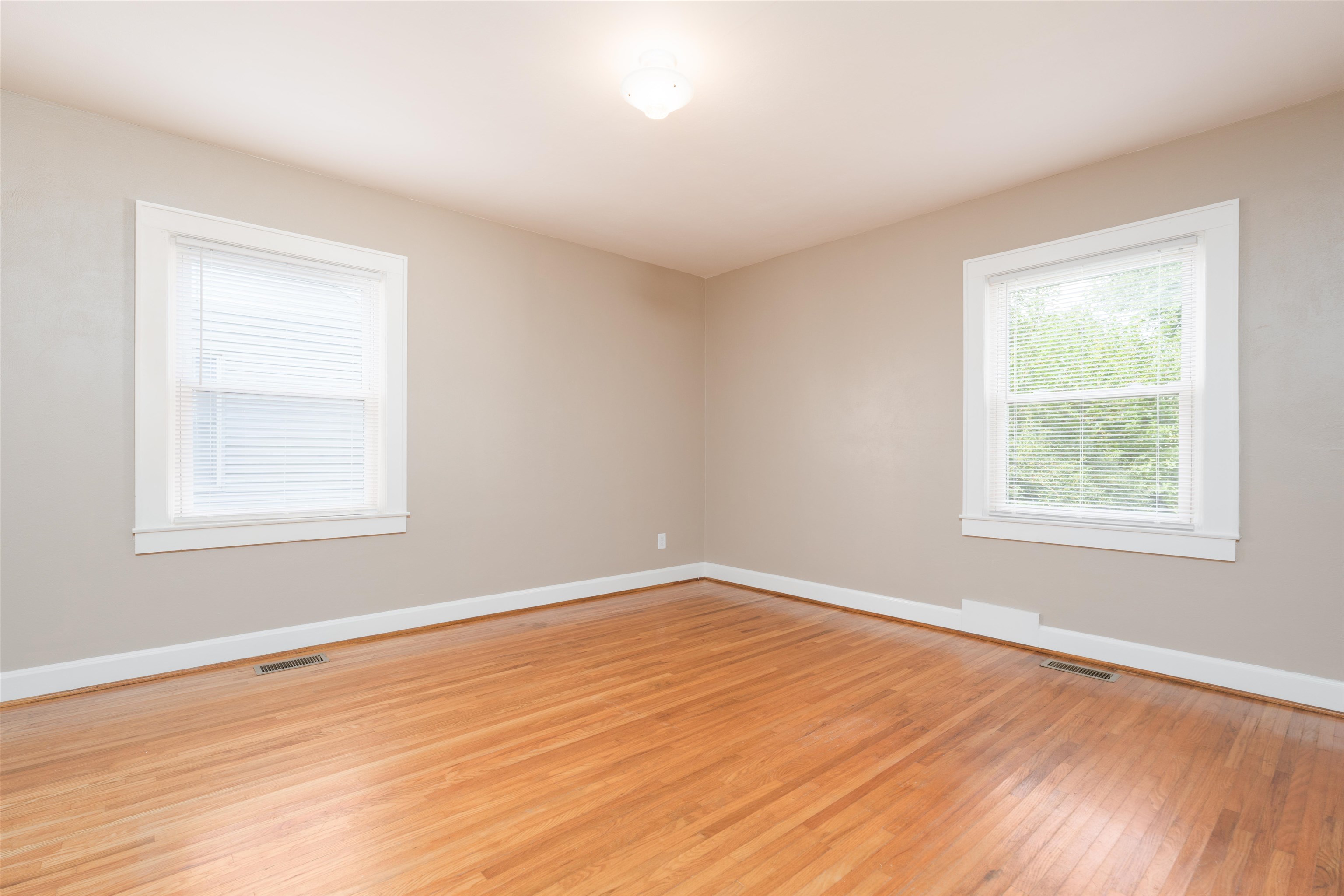 259 Riverside Drive, Owensboro, Kentucky 42303, 2 Bedrooms Bedrooms, ,1 BathroomBathrooms,Single Family Residence,For Sale,Riverside Drive,90278