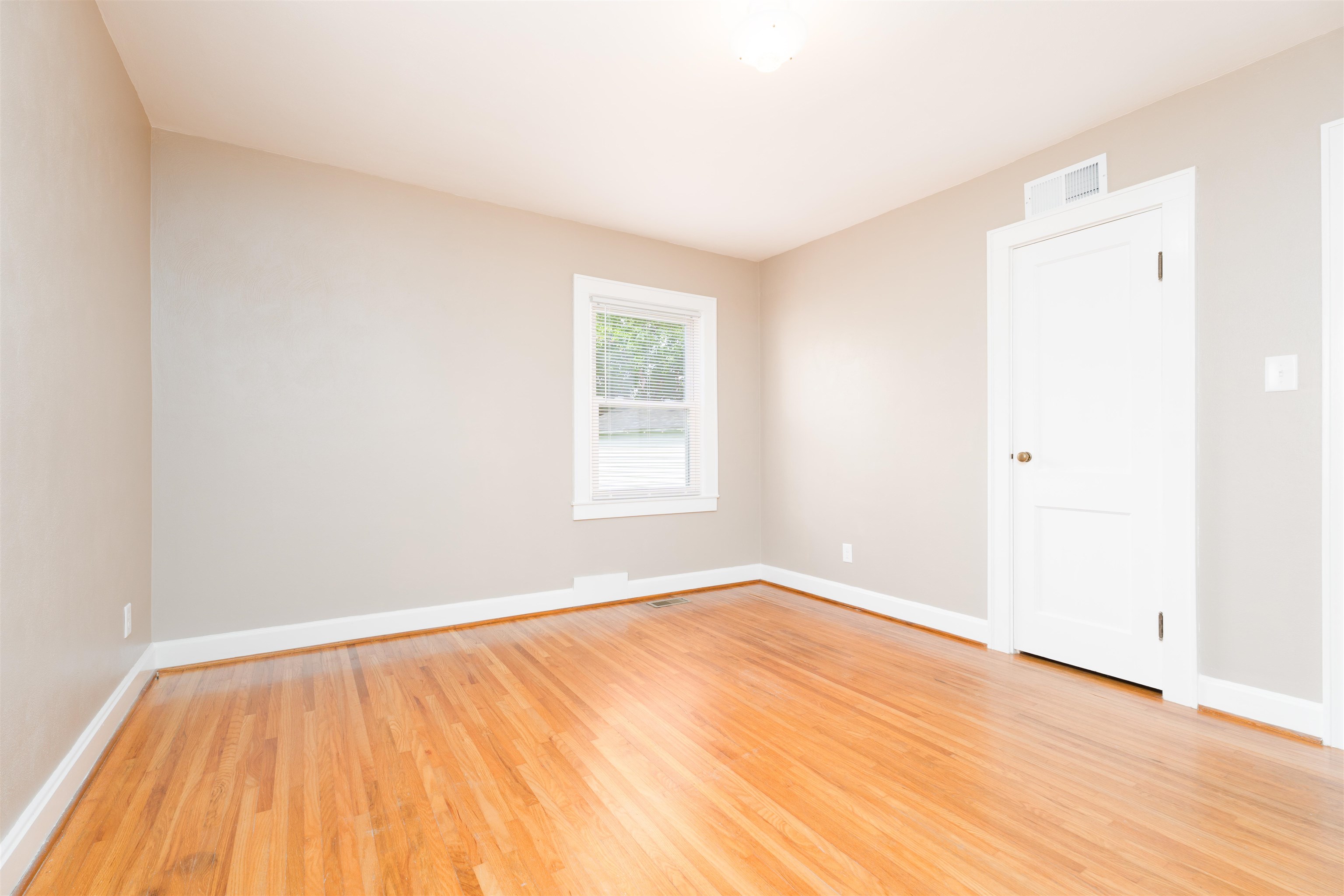 259 Riverside Drive, Owensboro, Kentucky 42303, 2 Bedrooms Bedrooms, ,1 BathroomBathrooms,Single Family Residence,For Sale,Riverside Drive,90278