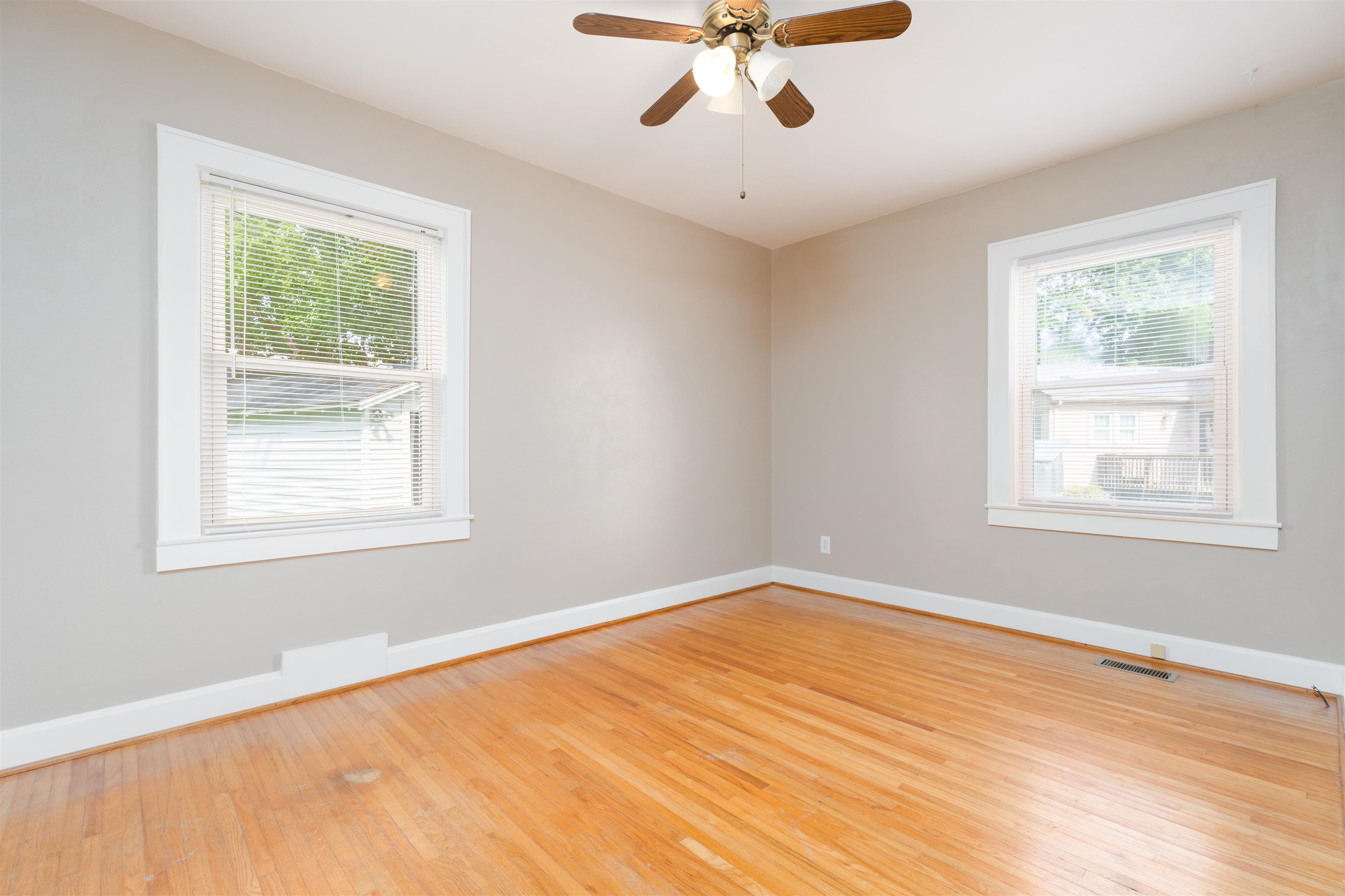 259 Riverside Drive, Owensboro, Kentucky 42303, 2 Bedrooms Bedrooms, ,1 BathroomBathrooms,Single Family Residence,For Sale,Riverside Drive,90278