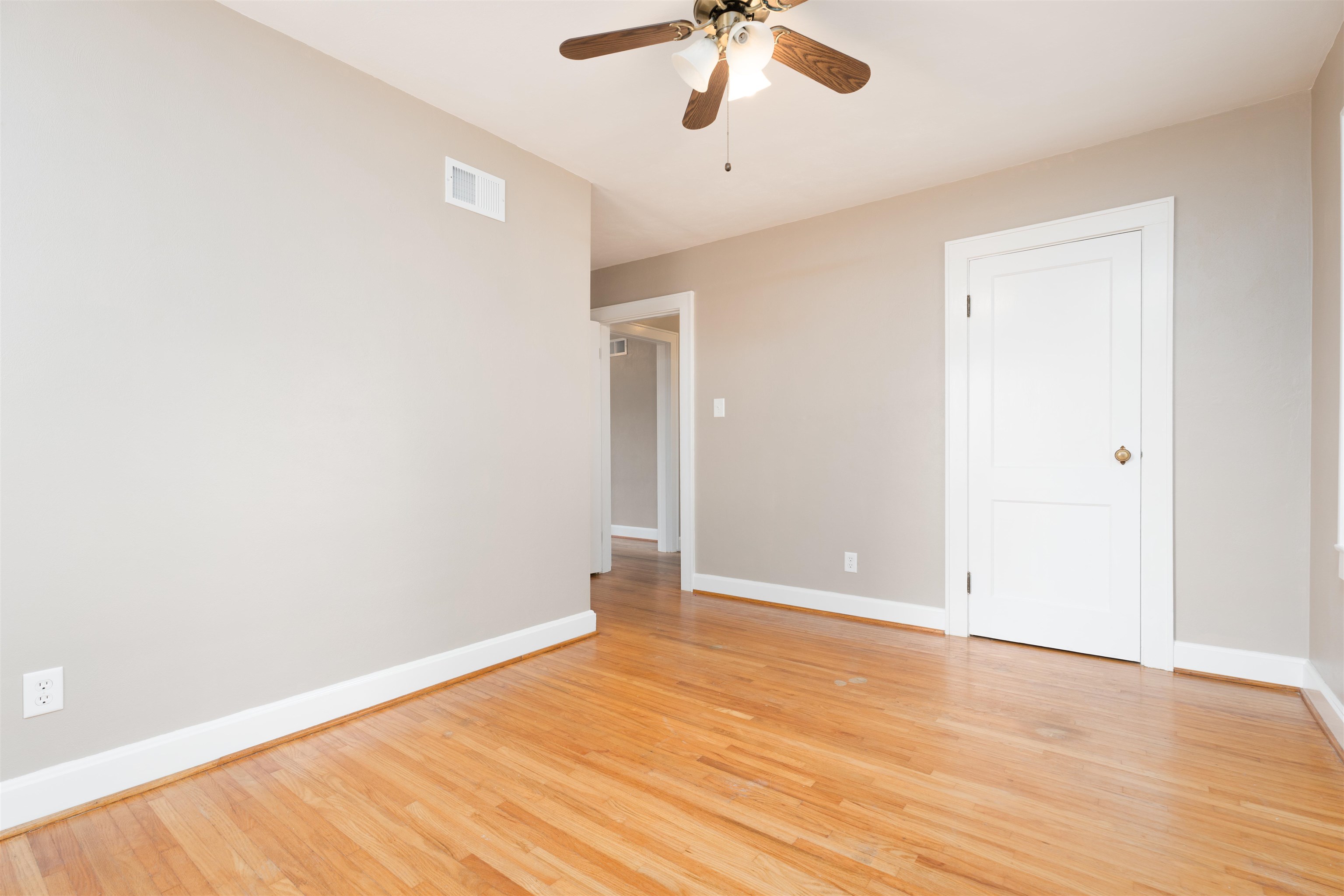 259 Riverside Drive, Owensboro, Kentucky 42303, 2 Bedrooms Bedrooms, ,1 BathroomBathrooms,Single Family Residence,For Sale,Riverside Drive,90278