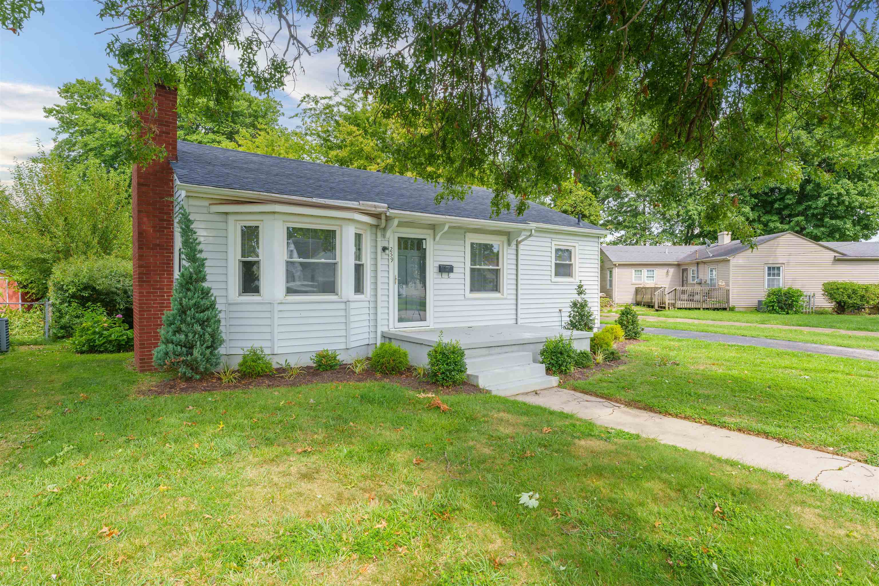 259 Riverside Drive, Owensboro, Kentucky 42303, 2 Bedrooms Bedrooms, ,1 BathroomBathrooms,Single Family Residence,For Sale,Riverside Drive,90278