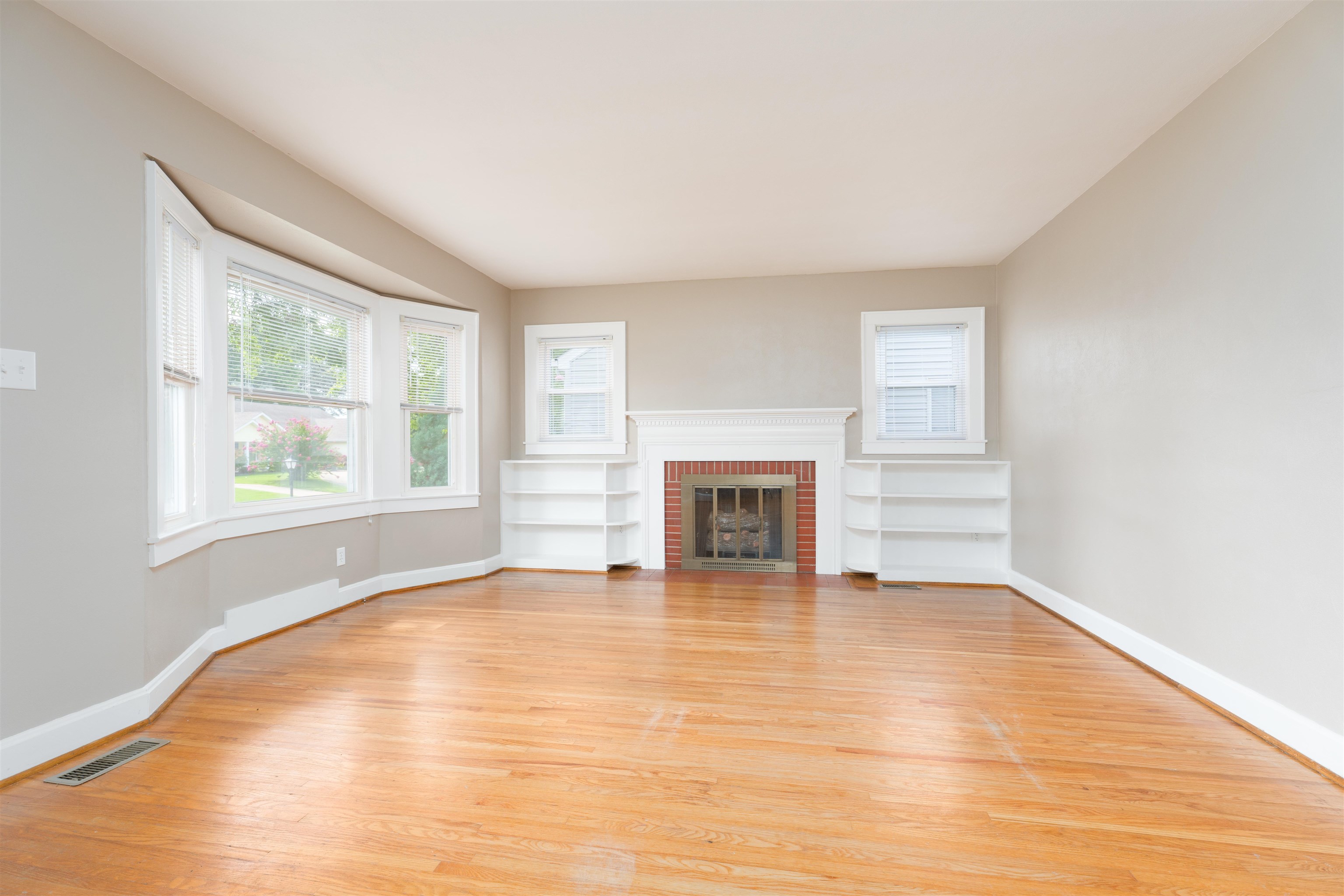 259 Riverside Drive, Owensboro, Kentucky 42303, 2 Bedrooms Bedrooms, ,1 BathroomBathrooms,Single Family Residence,For Sale,Riverside Drive,90278