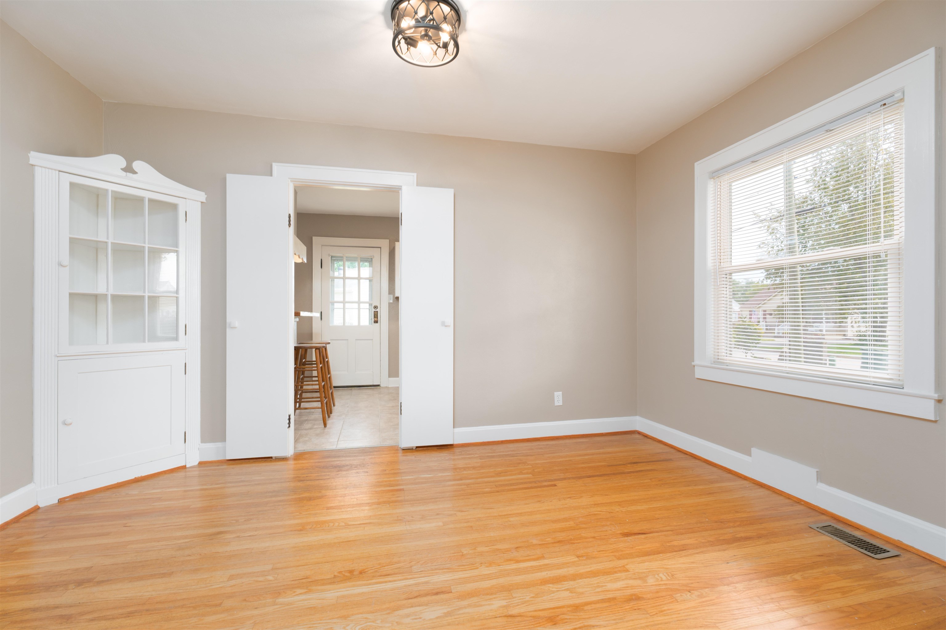 259 Riverside Drive, Owensboro, Kentucky 42303, 2 Bedrooms Bedrooms, ,1 BathroomBathrooms,Single Family Residence,For Sale,Riverside Drive,90278