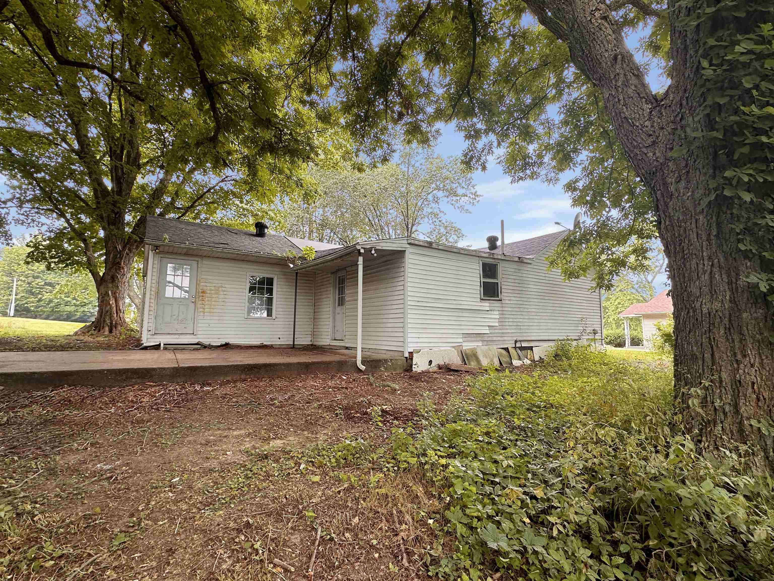 7145 US HWY 231, Philpot, Kentucky 42366, 4 Bedrooms Bedrooms, ,2 BathroomsBathrooms,Single Family Residence,For Sale,US HWY 231,90280