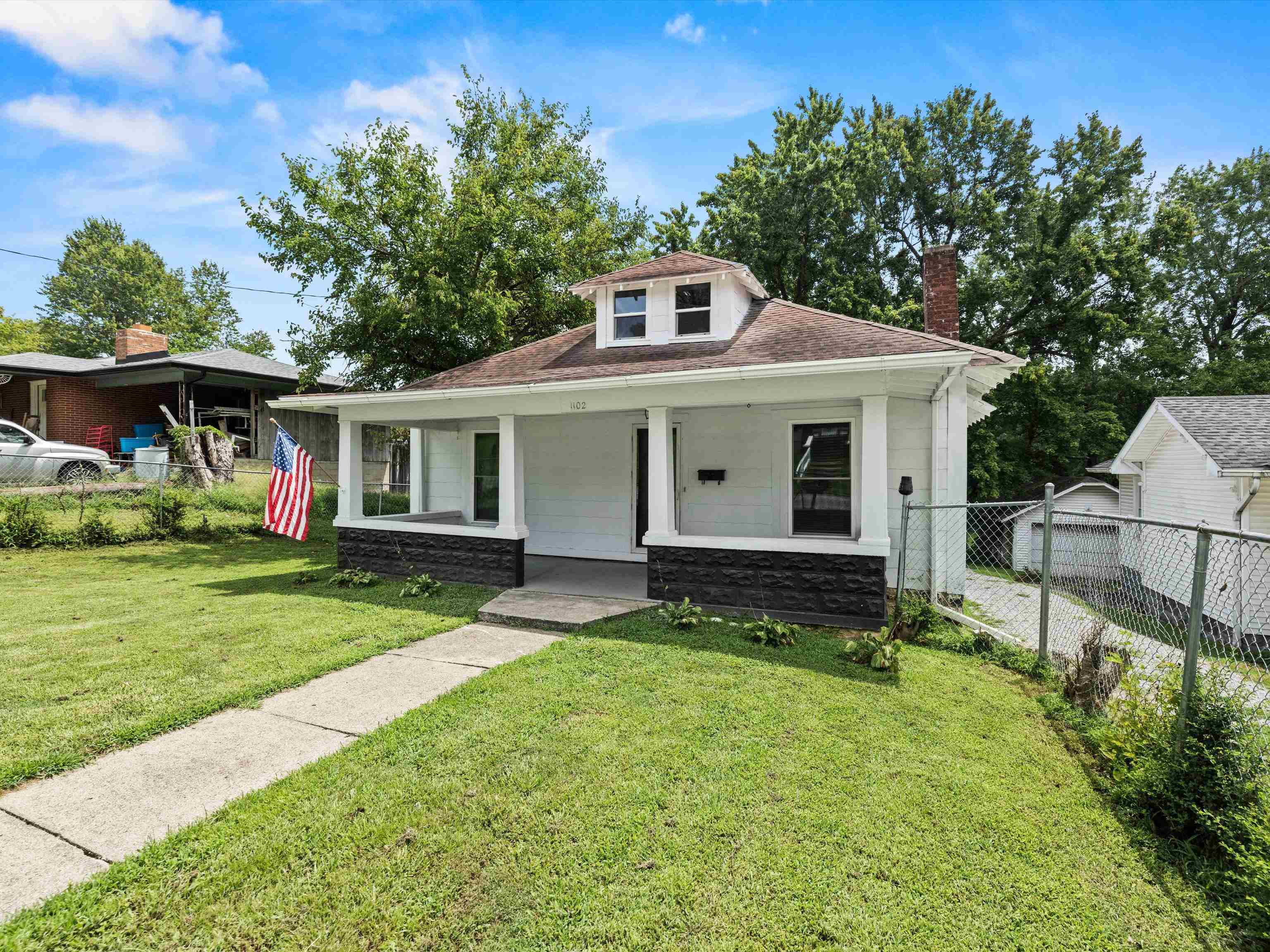 1102 Broad Street, Central City, Kentucky 42330, 3 Bedrooms Bedrooms, ,1 BathroomBathrooms,Single Family Residence,For Sale,Broad Street,90286