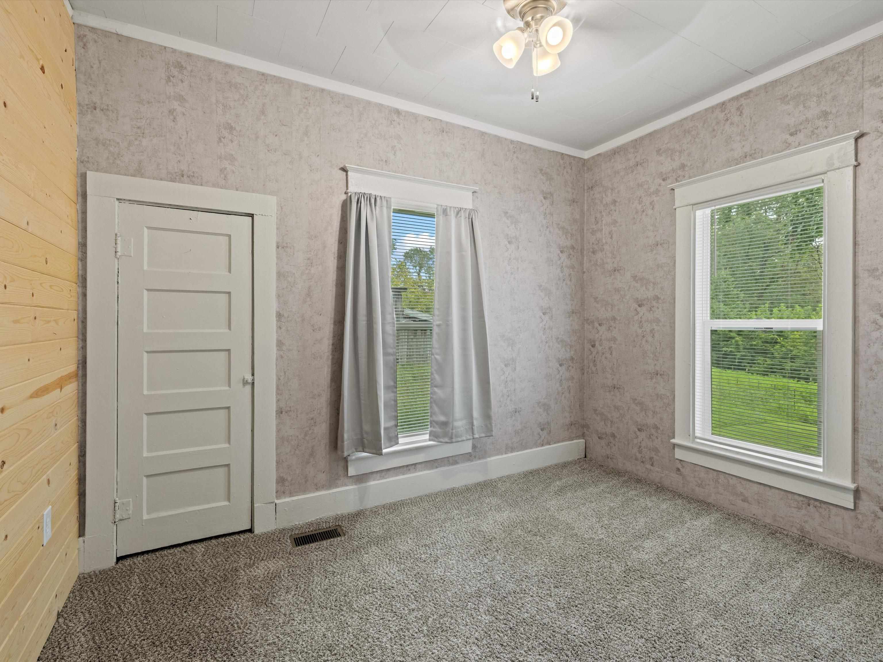 1102 Broad Street, Central City, Kentucky 42330, 3 Bedrooms Bedrooms, ,1 BathroomBathrooms,Single Family Residence,For Sale,Broad Street,90286