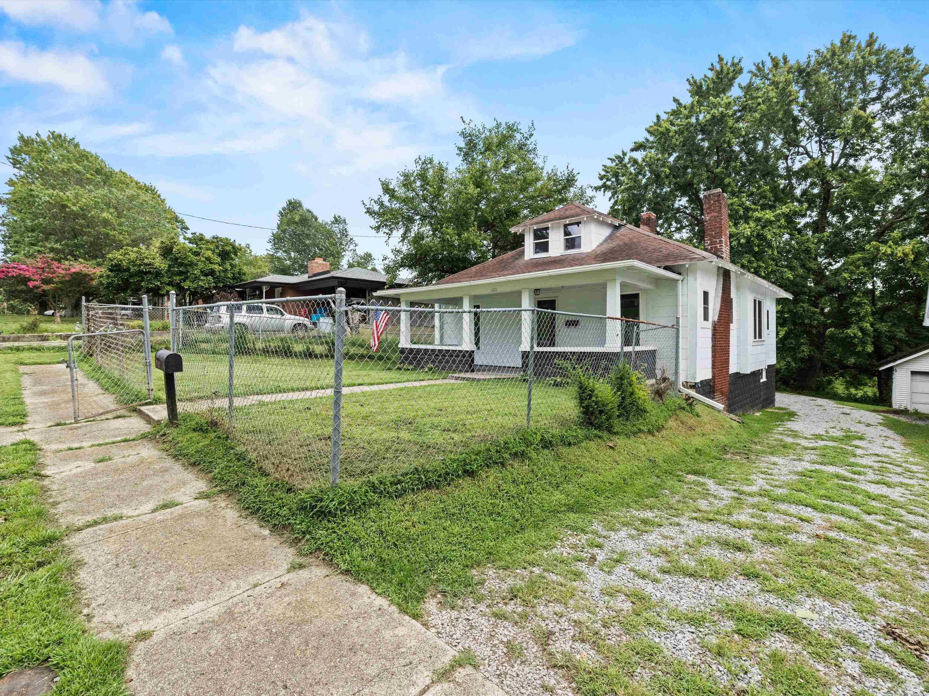 1102 Broad Street, Central City, Kentucky 42330, 3 Bedrooms Bedrooms, ,1 BathroomBathrooms,Single Family Residence,For Sale,Broad Street,90286