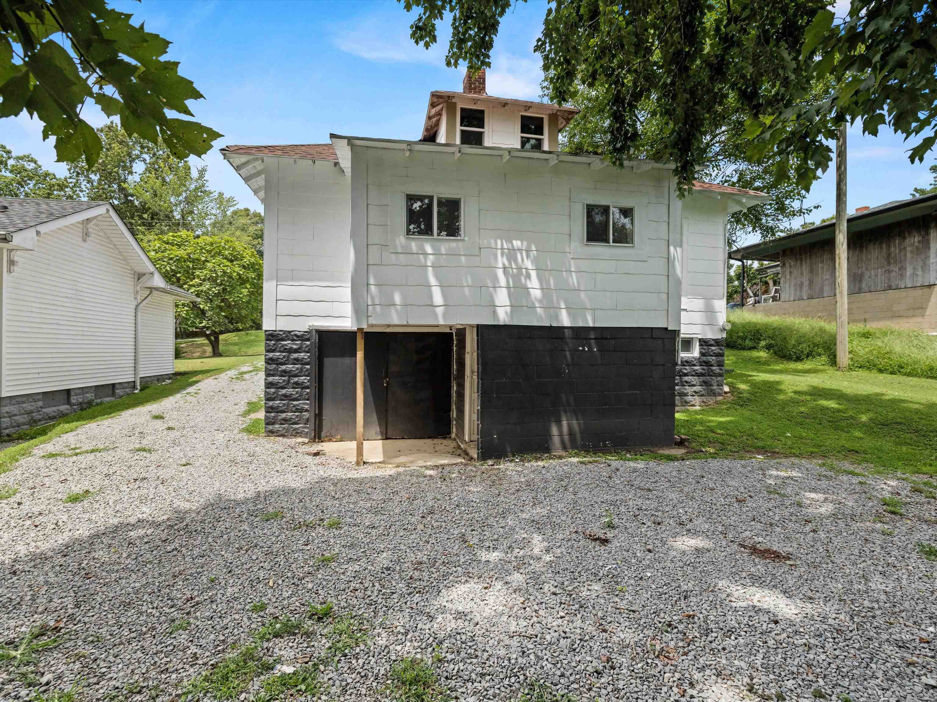 1102 Broad Street, Central City, Kentucky 42330, 3 Bedrooms Bedrooms, ,1 BathroomBathrooms,Single Family Residence,For Sale,Broad Street,90286