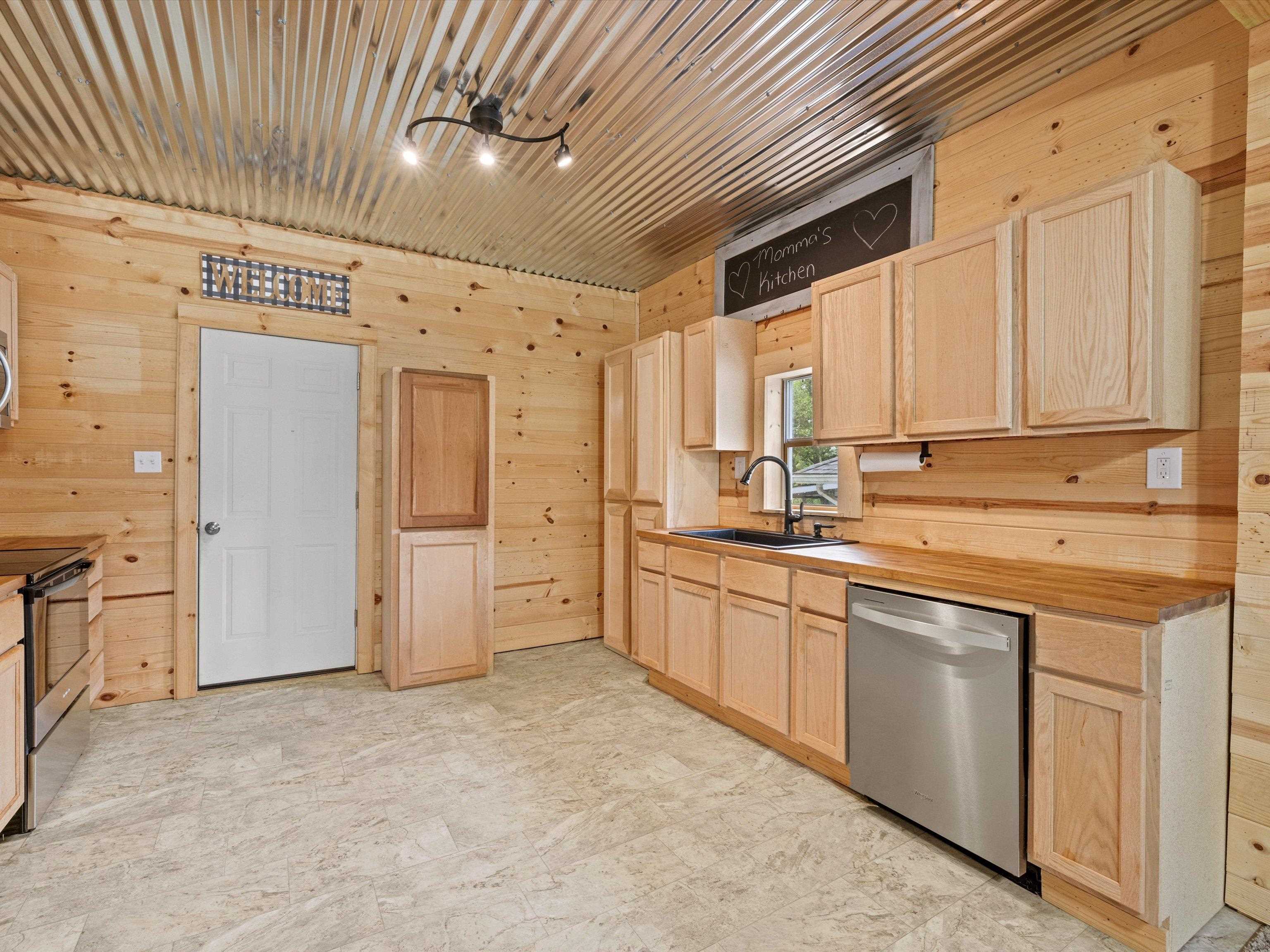 1102 Broad Street, Central City, Kentucky 42330, 3 Bedrooms Bedrooms, ,1 BathroomBathrooms,Single Family Residence,For Sale,Broad Street,90286