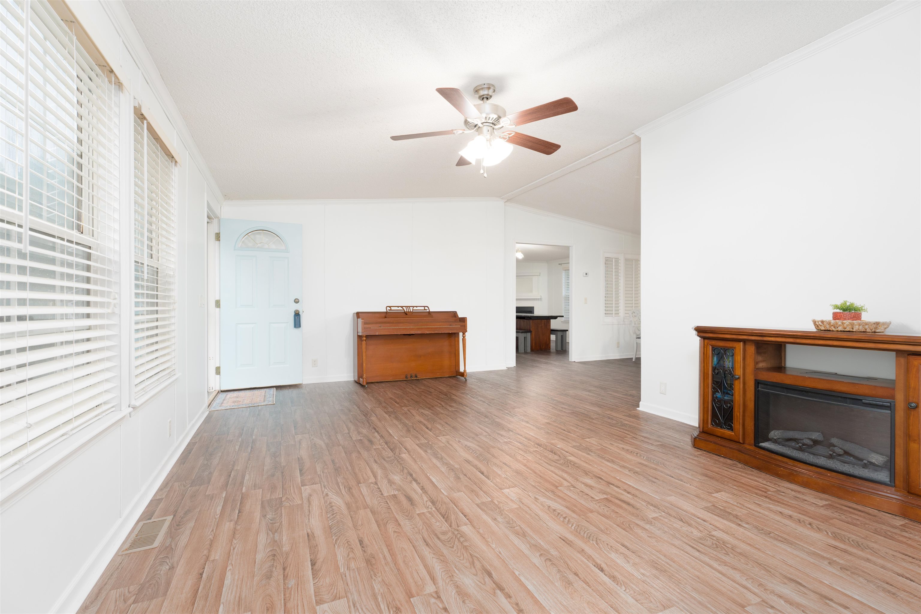 175 Maden Loop, Utica, Kentucky 42376, 4 Bedrooms Bedrooms, ,2 BathroomsBathrooms,Manufactured Home,For Sale,Maden Loop,90288