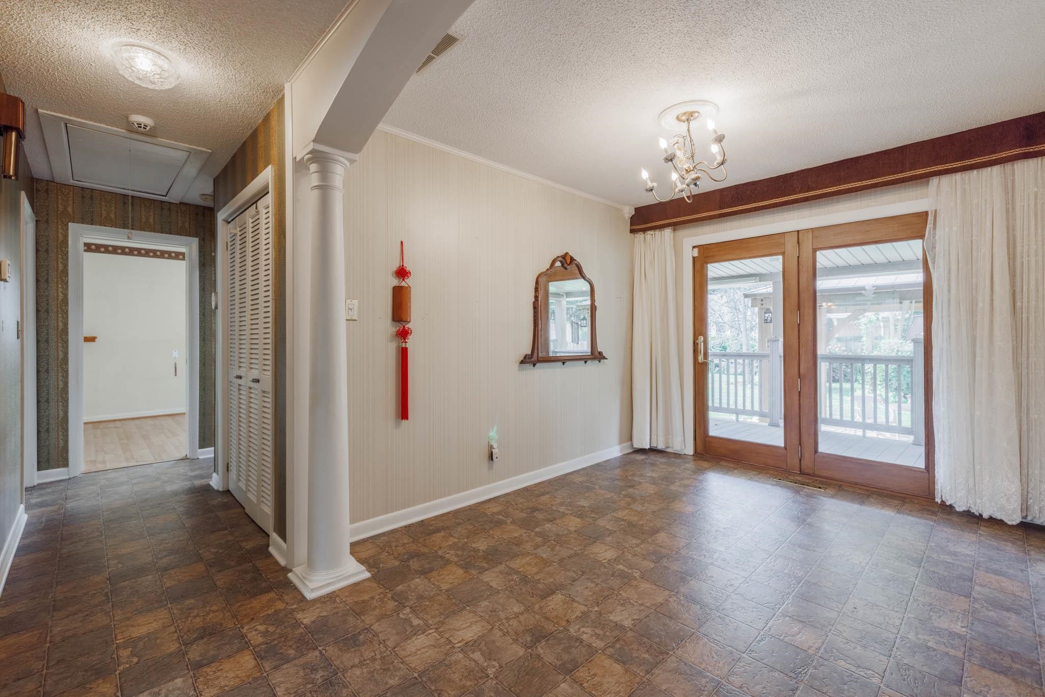 820 Parkway Drive South, Owensboro, Kentucky 42303, 2 Bedrooms Bedrooms, ,2 BathroomsBathrooms,Single Family Residence,For Sale,Parkway Drive South,90300
