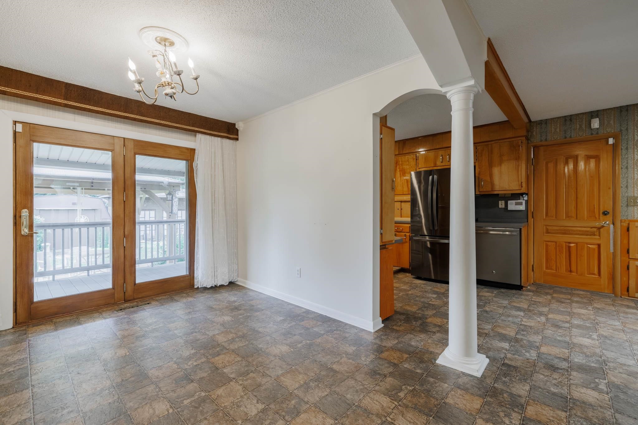 820 Parkway Drive South, Owensboro, Kentucky 42303, 2 Bedrooms Bedrooms, ,2 BathroomsBathrooms,Single Family Residence,For Sale,Parkway Drive South,90300