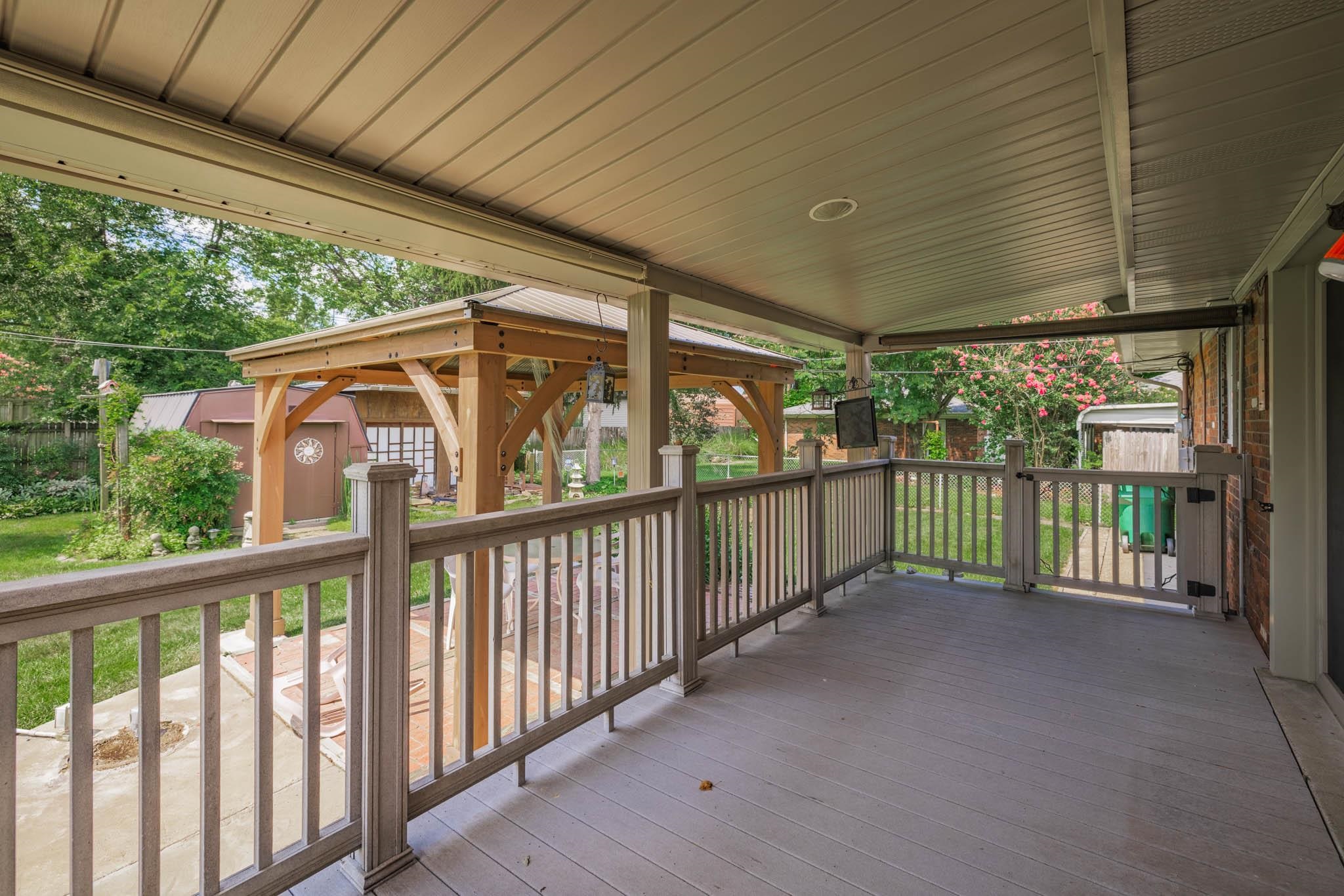 820 Parkway Drive South, Owensboro, Kentucky 42303, 2 Bedrooms Bedrooms, ,2 BathroomsBathrooms,Single Family Residence,For Sale,Parkway Drive South,90300